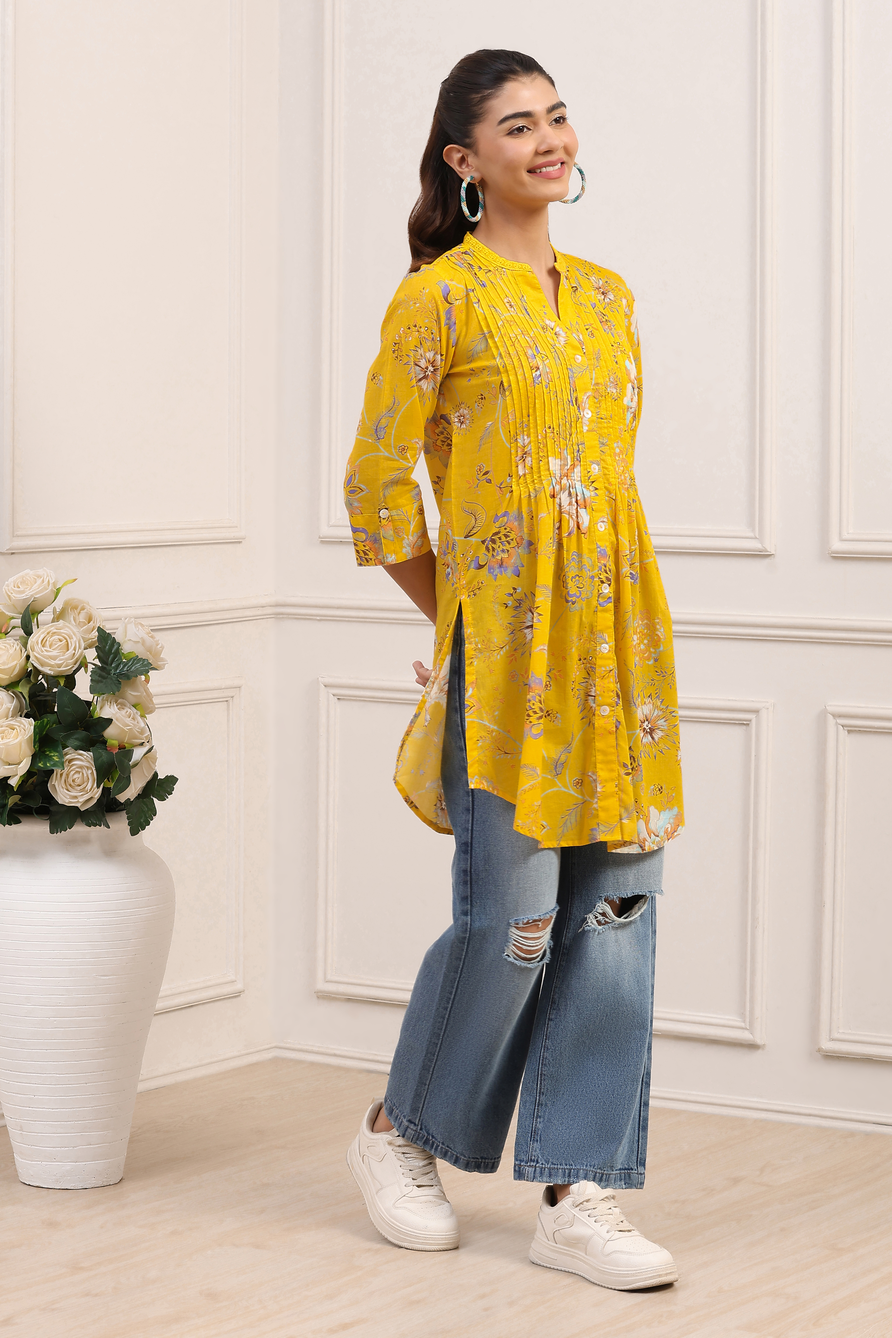 Yellow Rayon Straight Kurti image number 4
