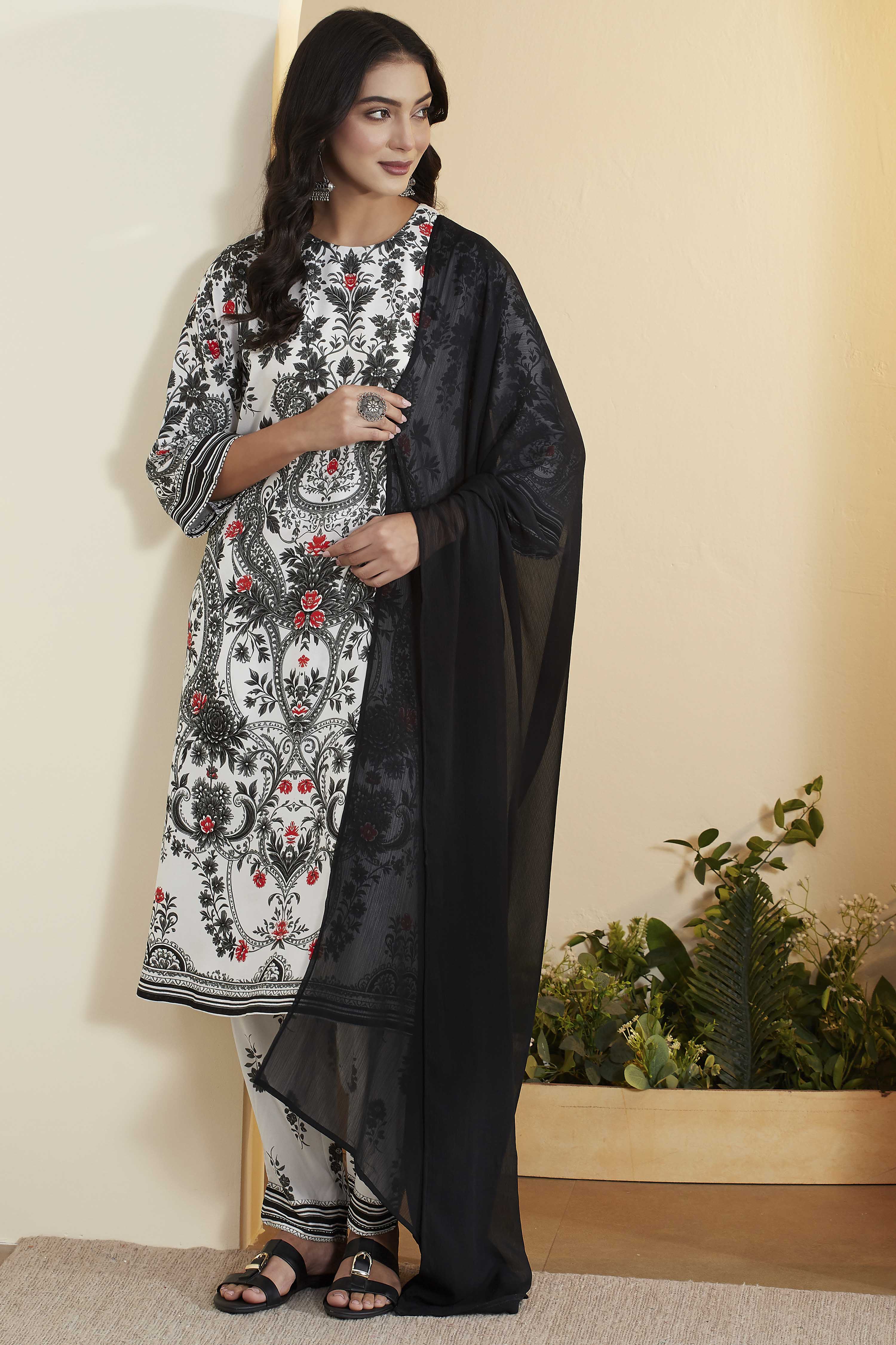 Black & White Viscose Rayon Floral Straight Kurta Set image number 0