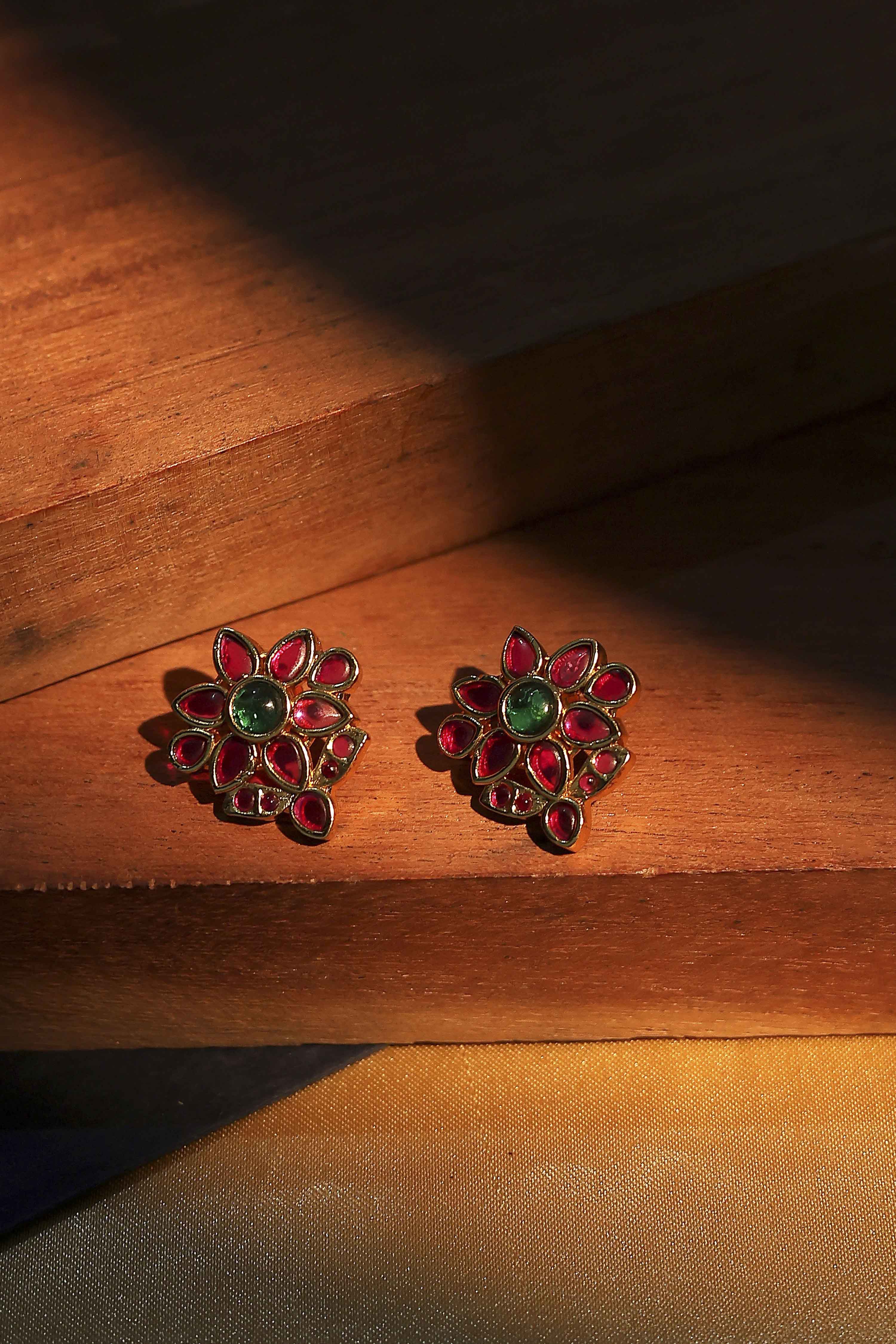 Assorted Brass Studs image number 0