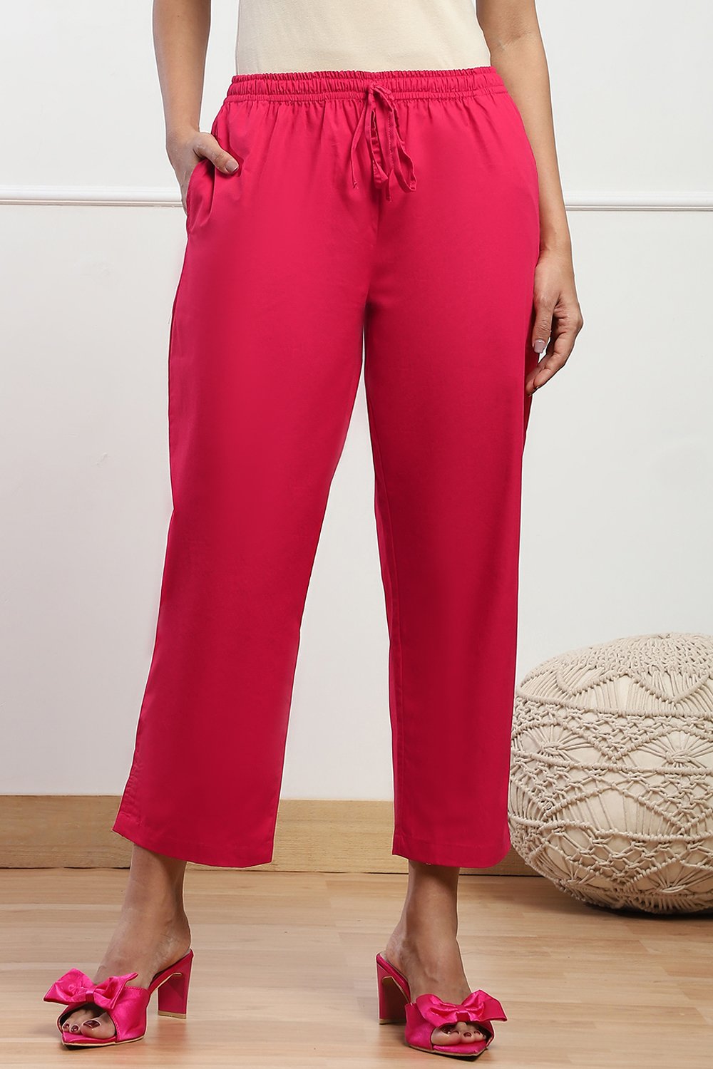 Black Cotton Solid Pants image number 4