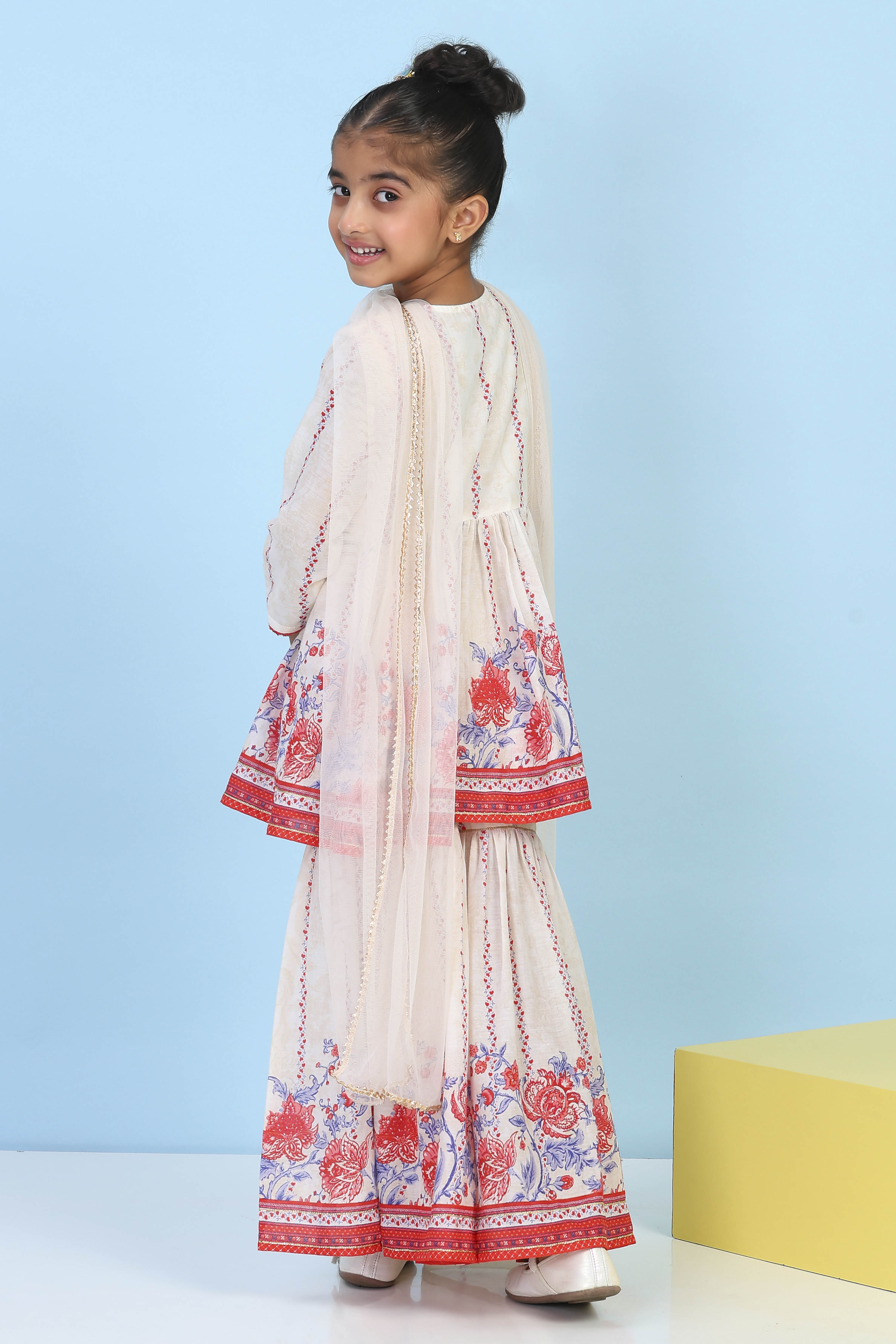 Off White Cotton Printed Gathered Suit Set image number 5