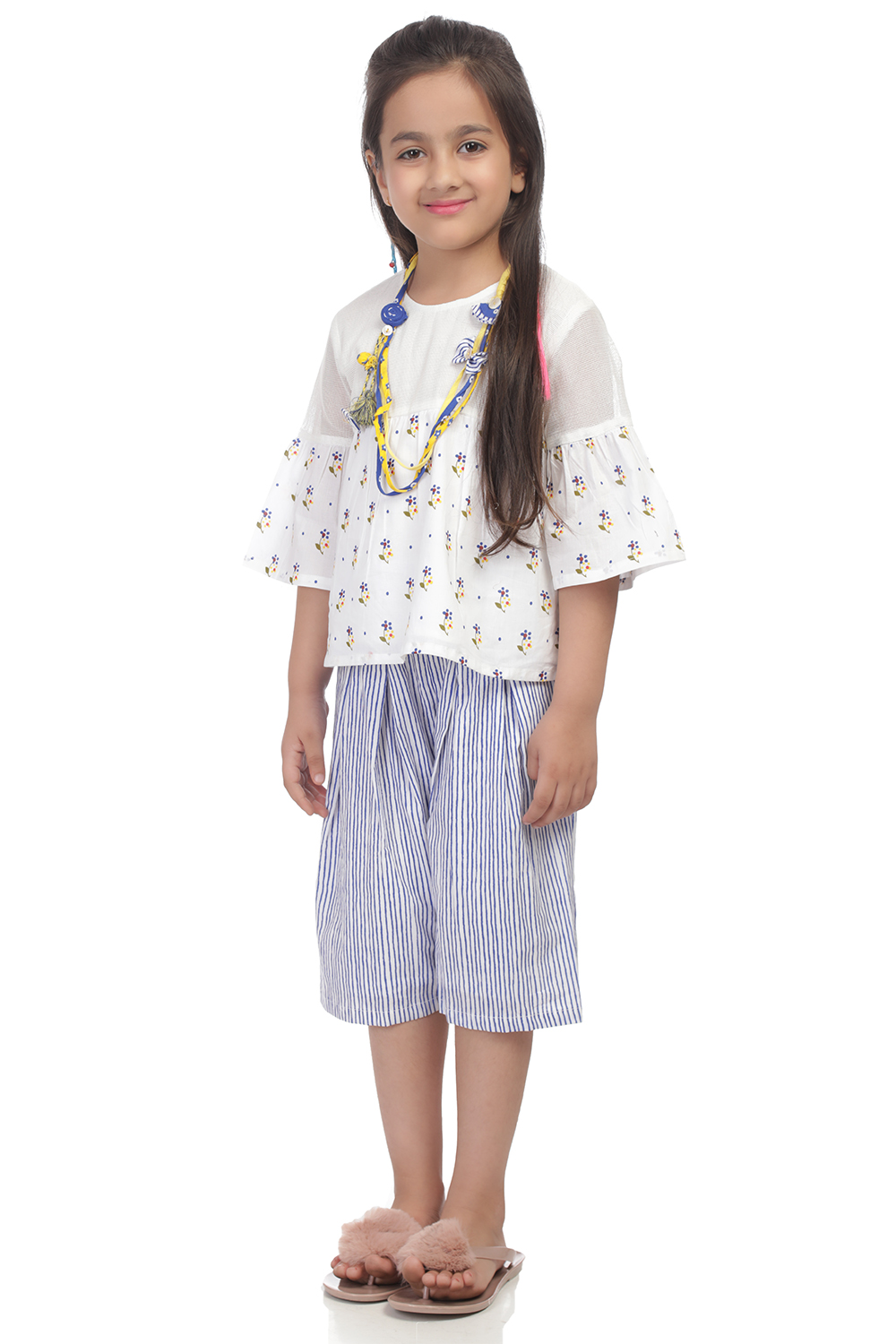 Off White Short Top & Culllots Set image number 3