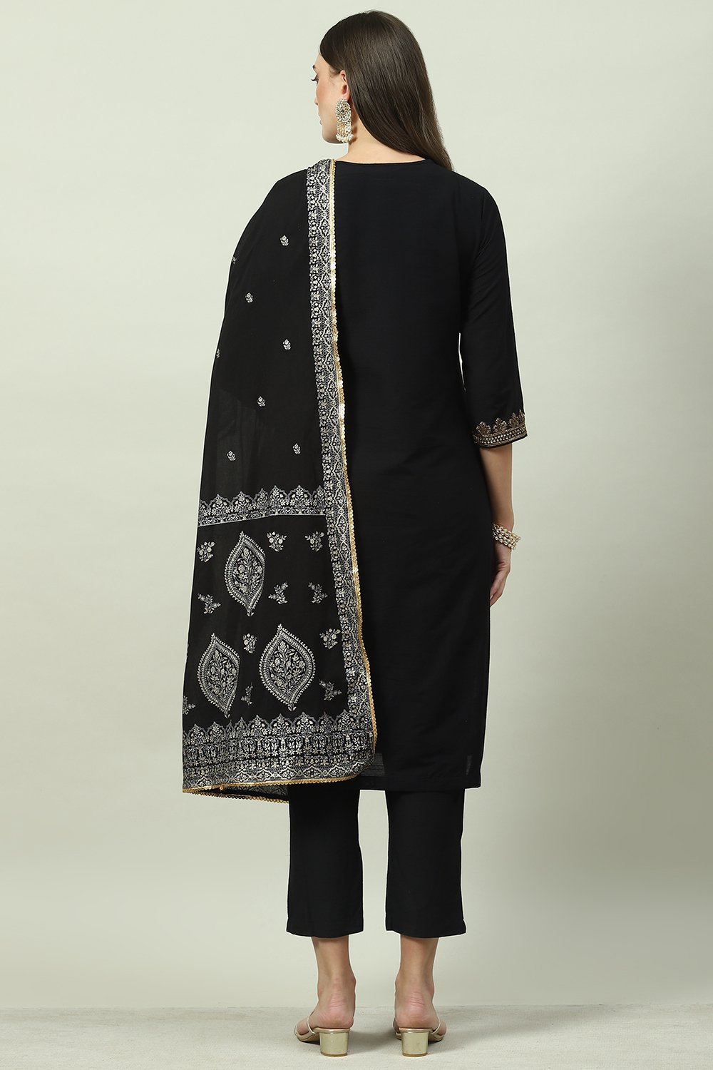 Maroon Poly Viscose Straight Kurta Slim Pants Suit Set image number 4