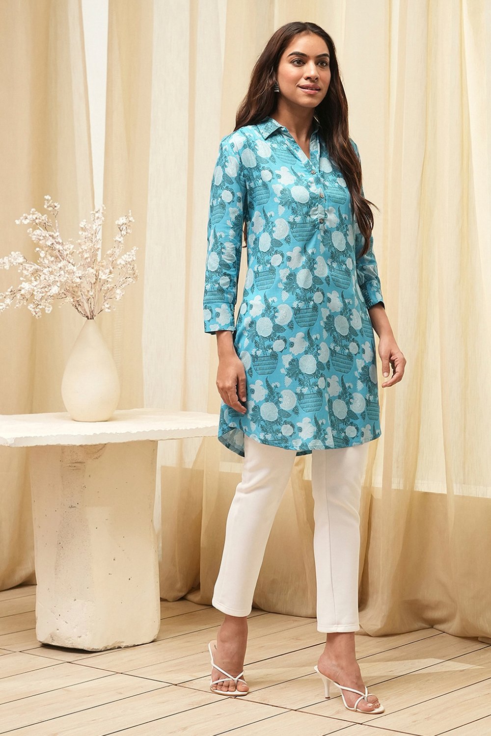 Blue Rayon Straight Printed Kurta image number 4