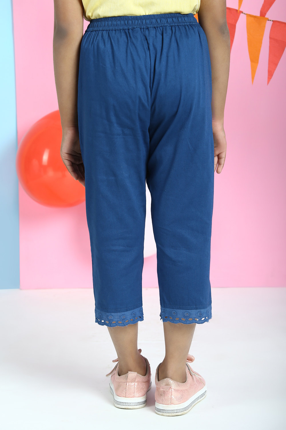 Blue Cotton Lycra Capris image number 5