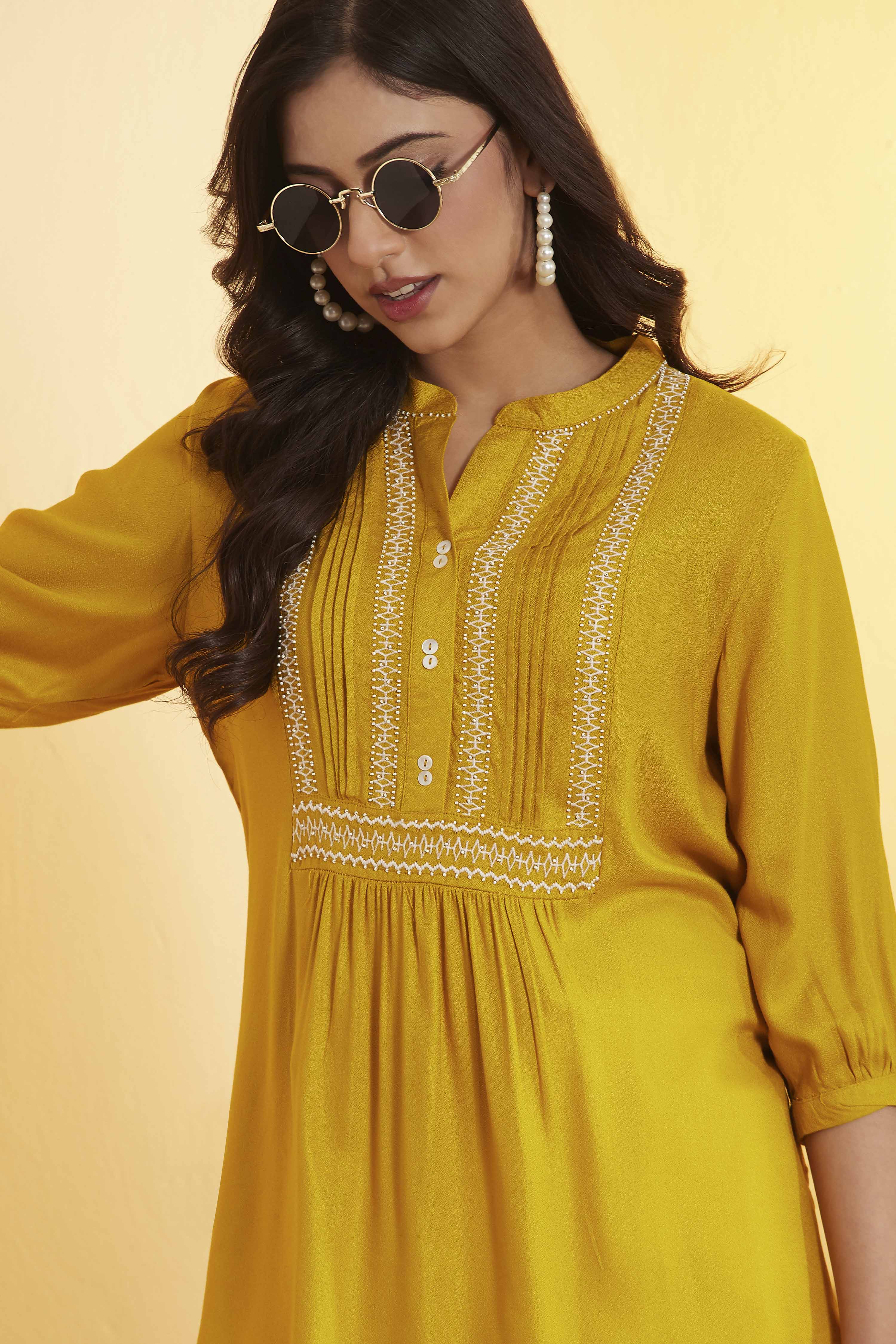 Red Viscose Rayon Embroidered Straight Kurti image number 1