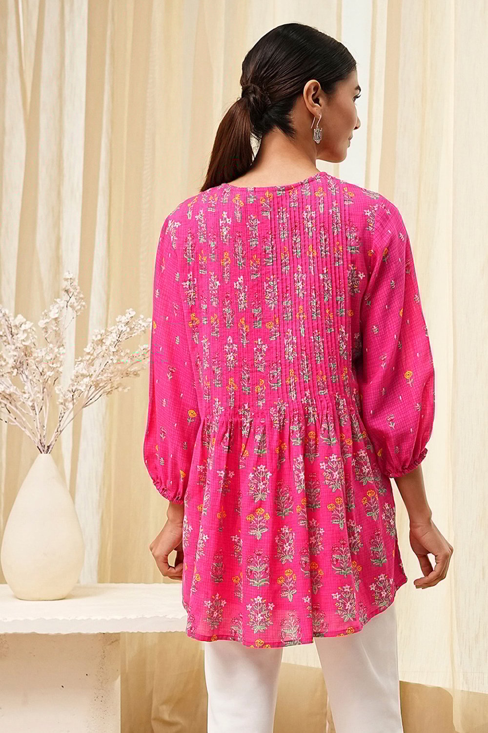 Pink Straight Printed Short Kurta image number 3