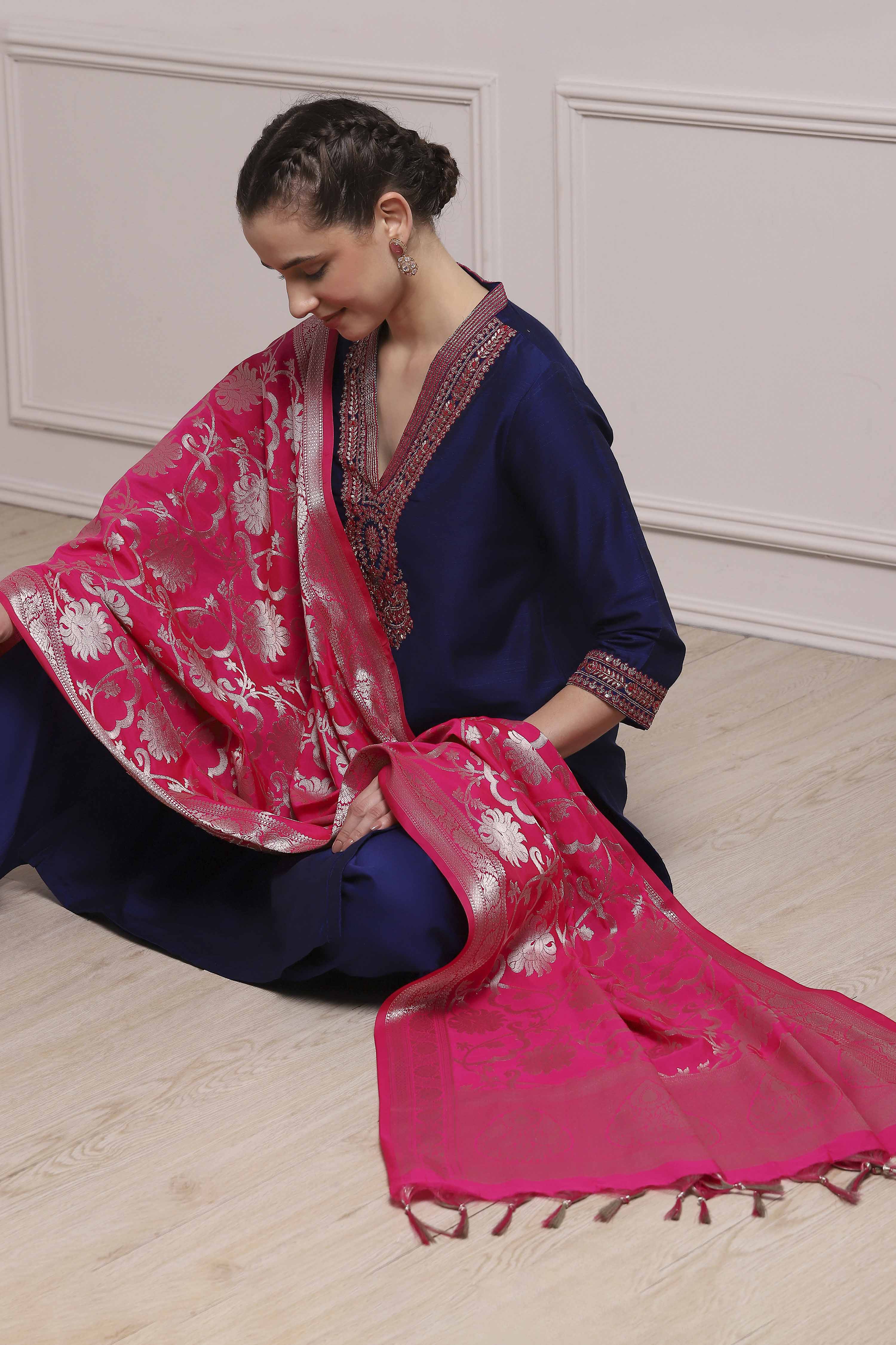 Blue Polyester Blend Straight Solid Suit Set image number 7