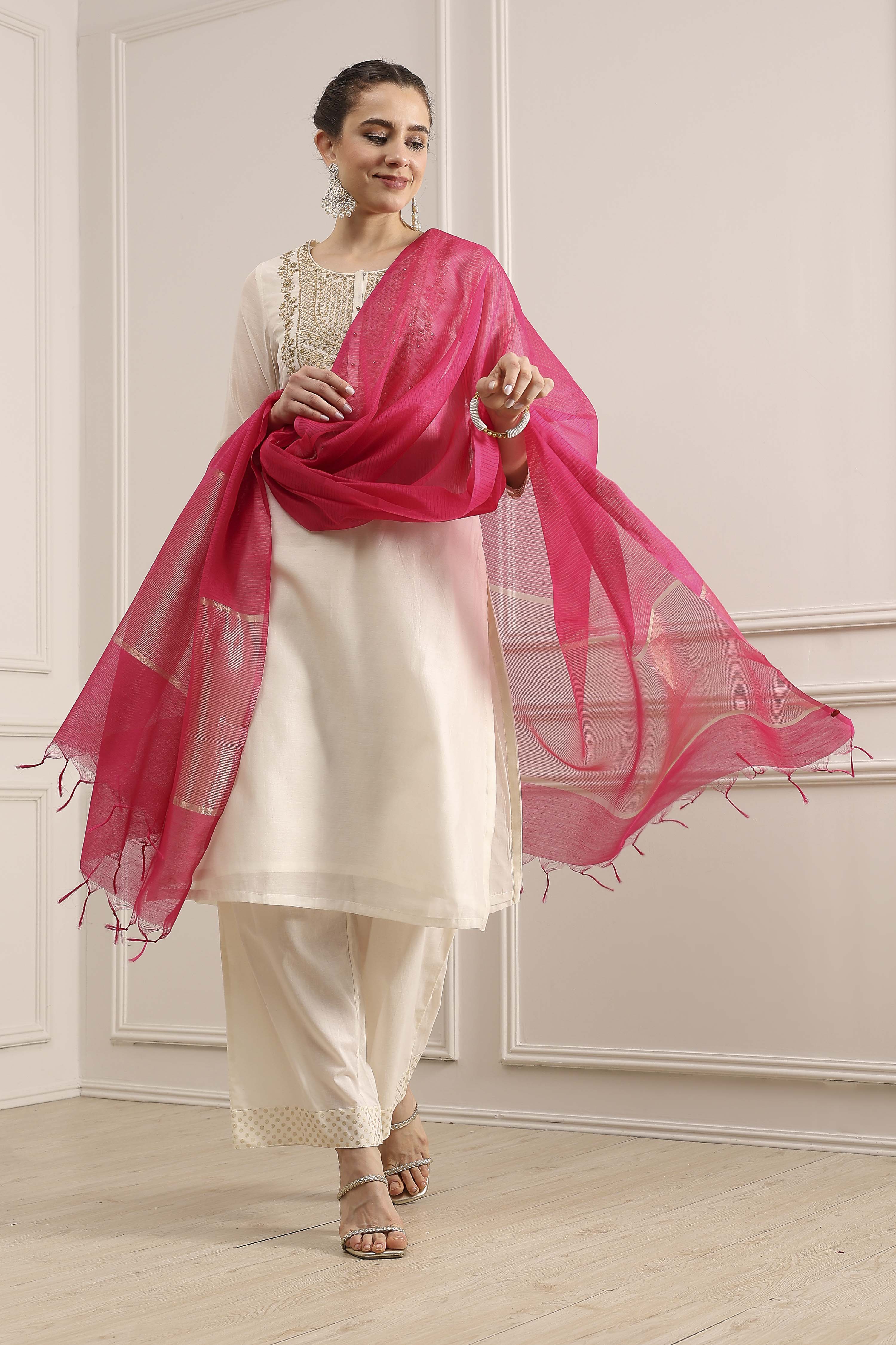 Fuchsia Polyester Yarndyed Dupatta image number 0