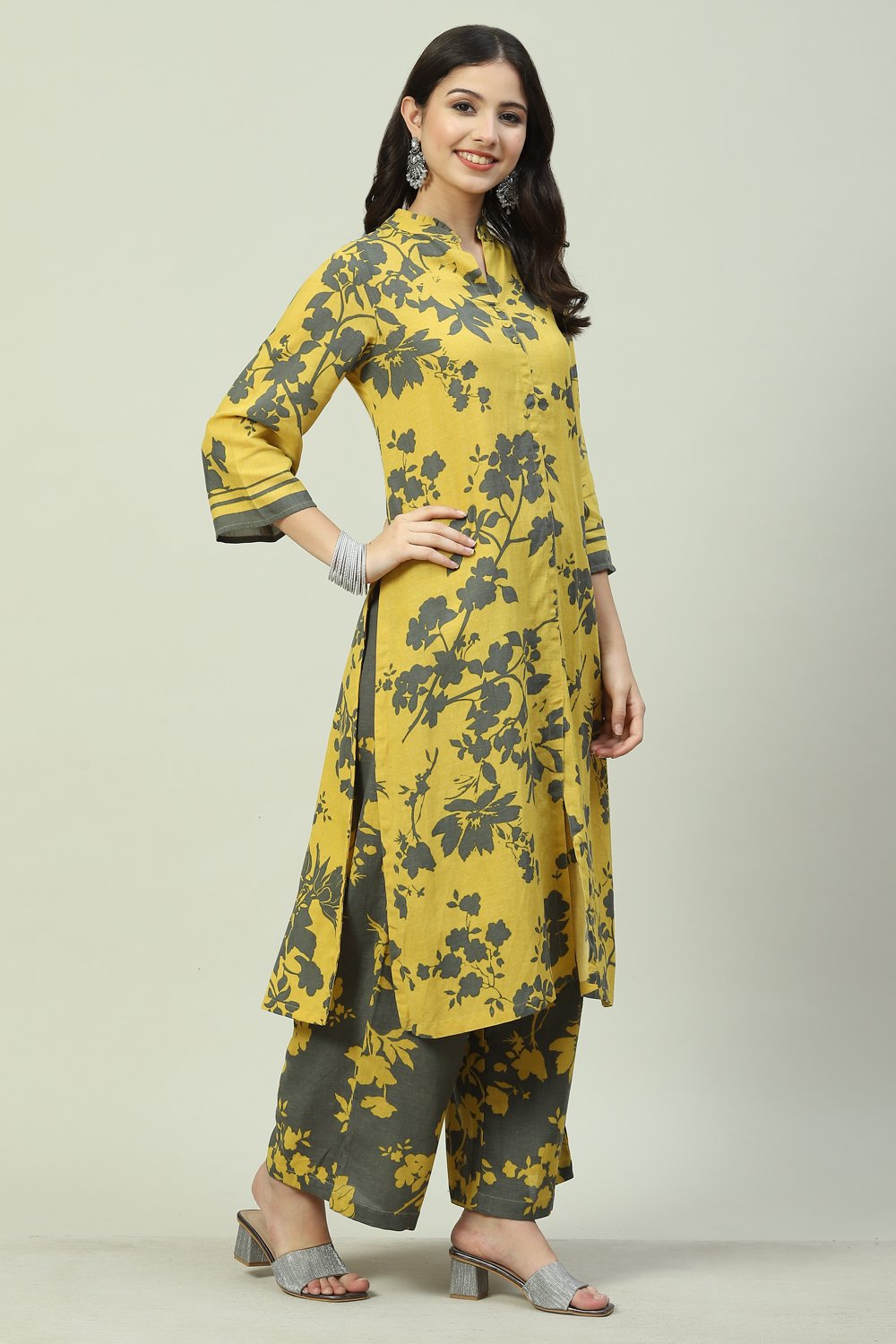 Yellow Grey LIVA Straight Printed Kurta Set image number 3