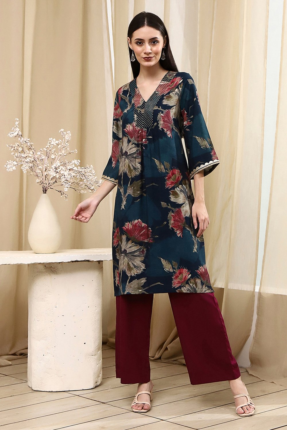 Coral Red Floral Printed Straight Kurta image number 5
