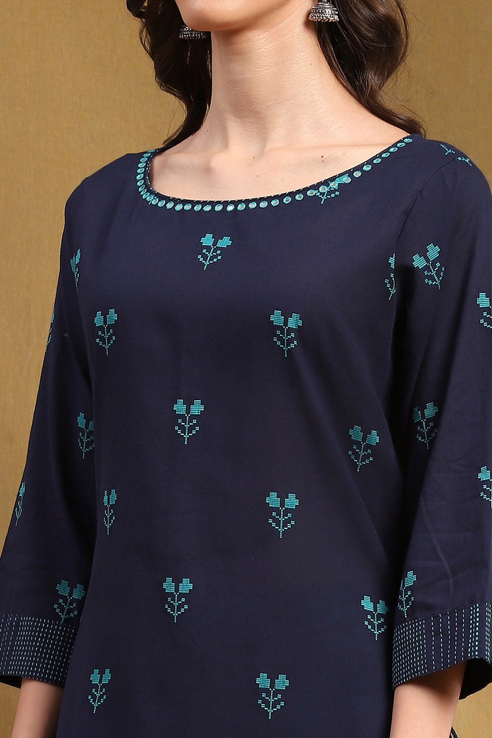 Blue Cotton Yard Dyed Straight Suit Set image number 1