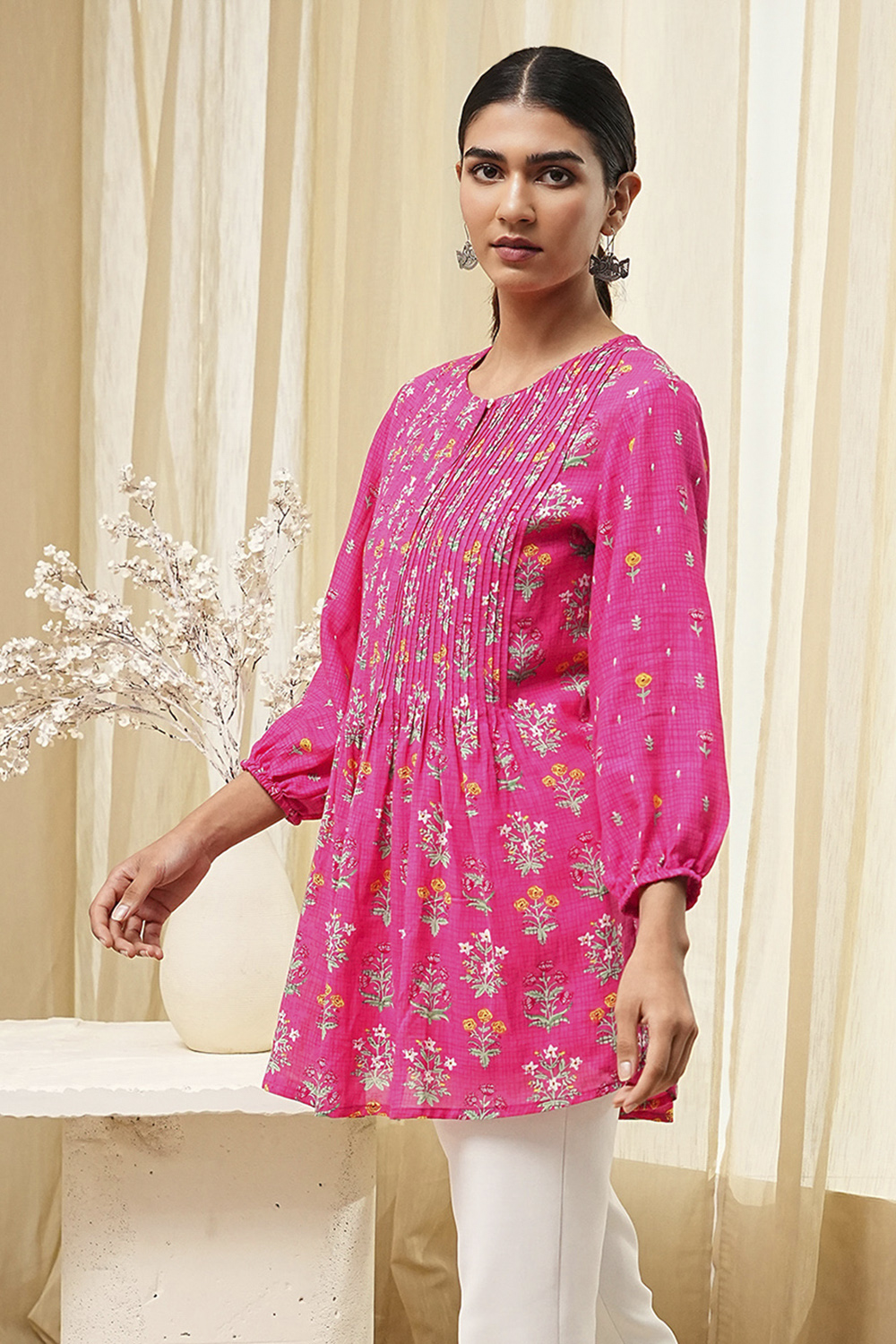 Pink Straight Printed Short Kurta image number 2