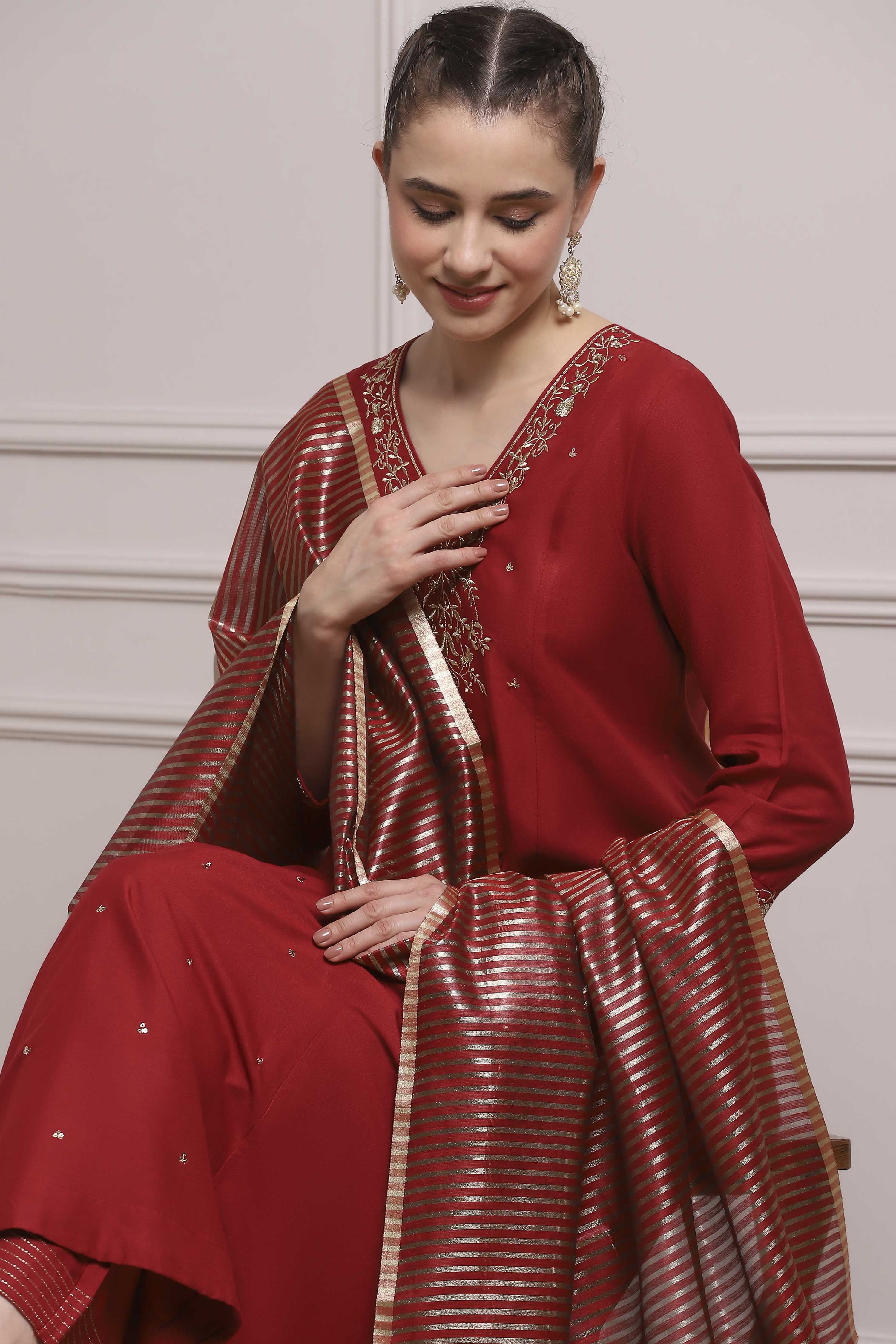 Green Viscose Rayon Straight Embroidered Suit Set image number 0