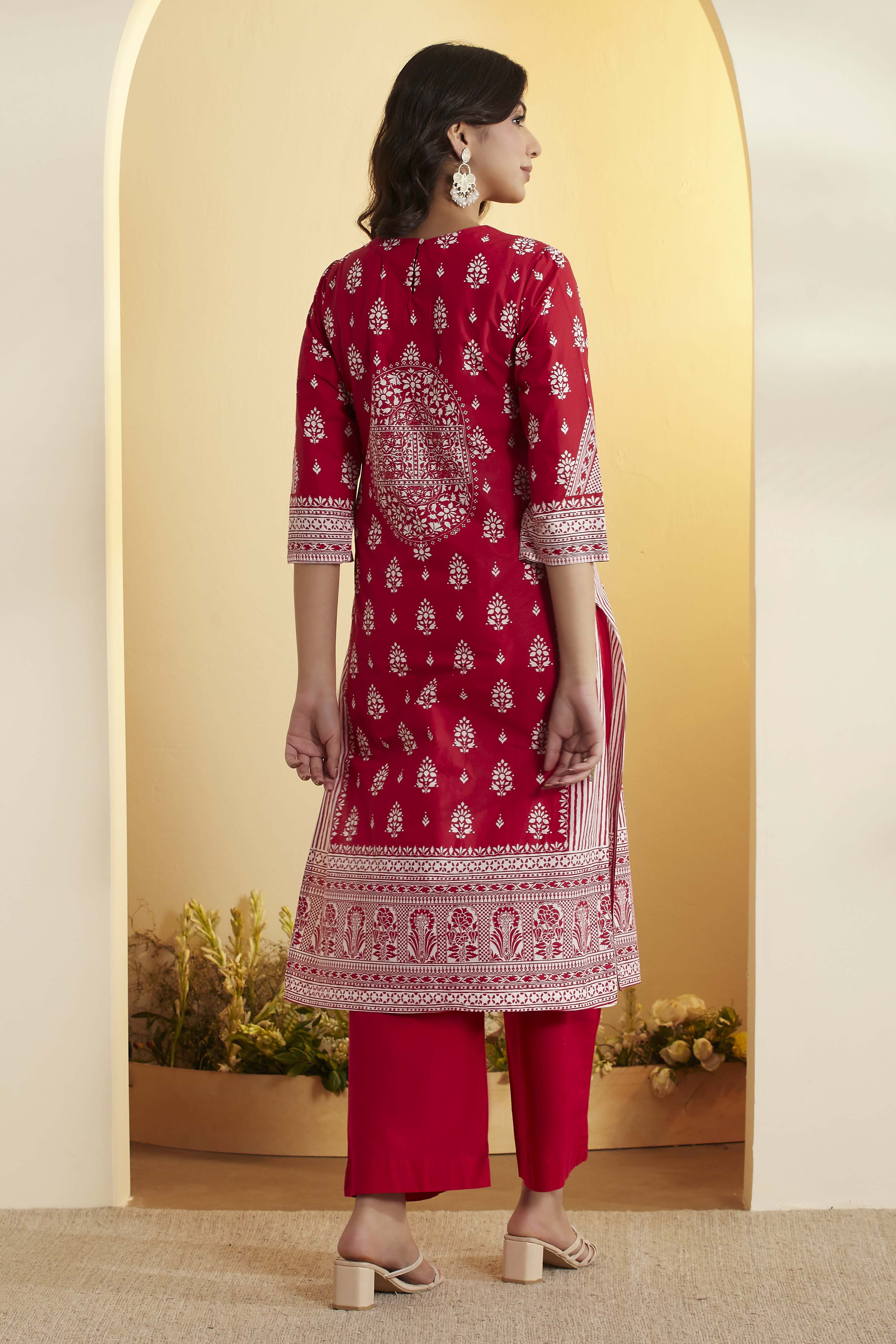 Off White Cotton Straight Suit Set image number 5