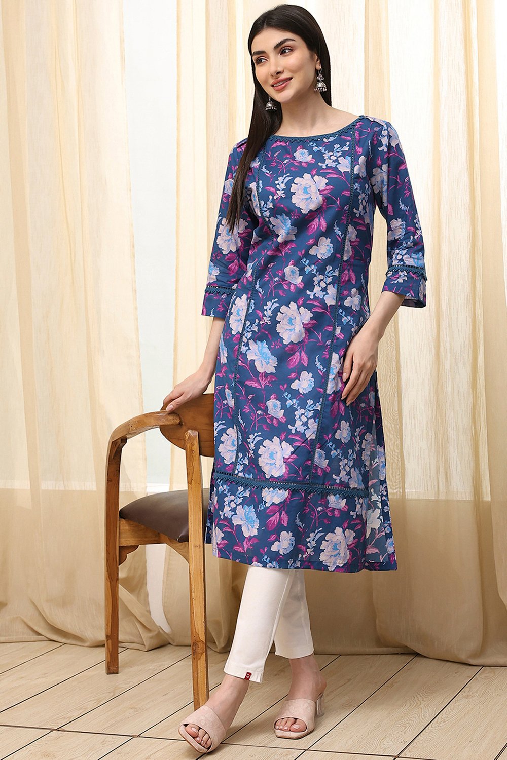 Blue Cotton Floral Straight Kurta image number 0