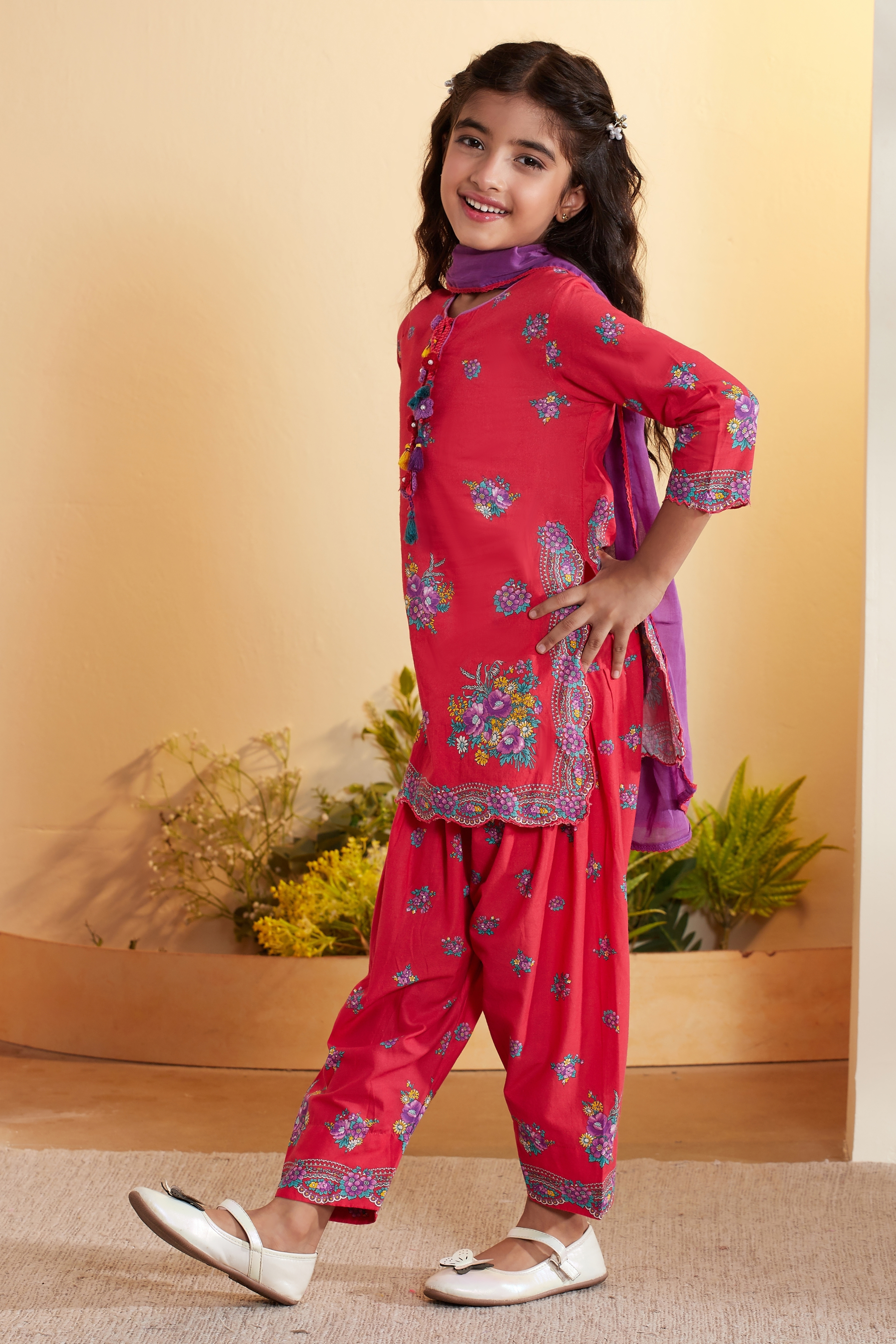 Red Cotton Floral Printed Straight Kurta Set image number 3