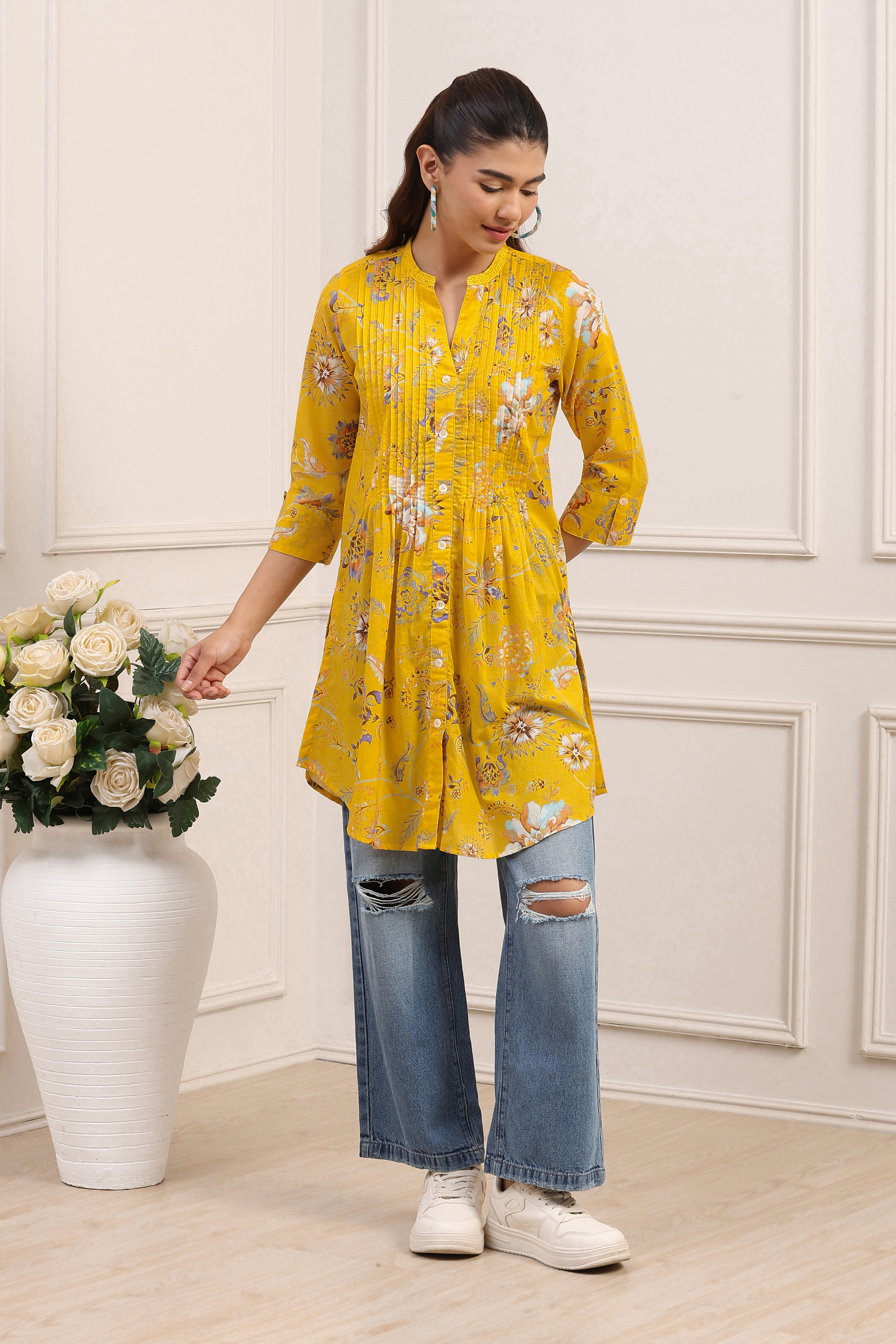 Yellow Rayon Straight Kurti image number 5