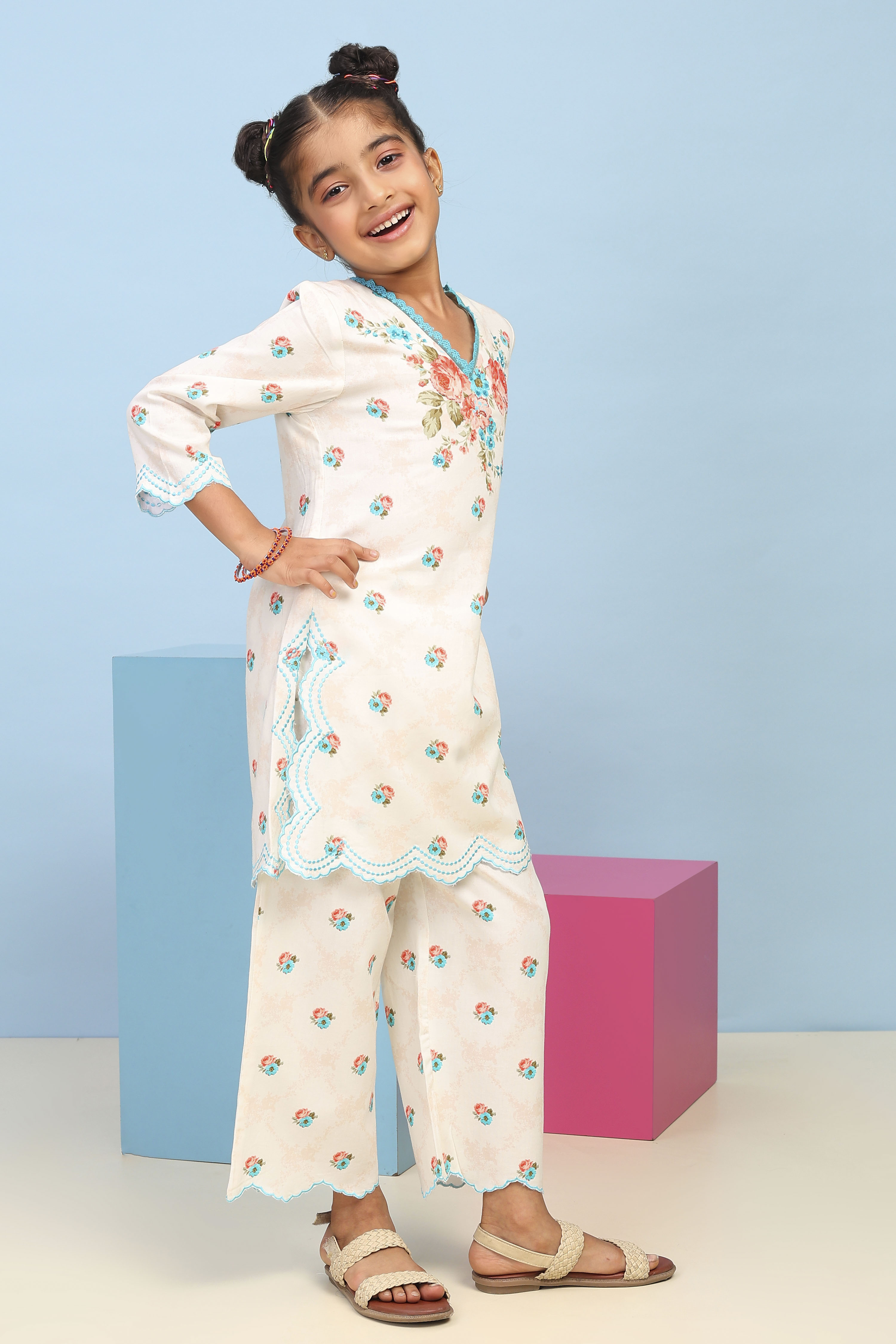 White Cotton Satin Printed Straight Suit Set image number 5