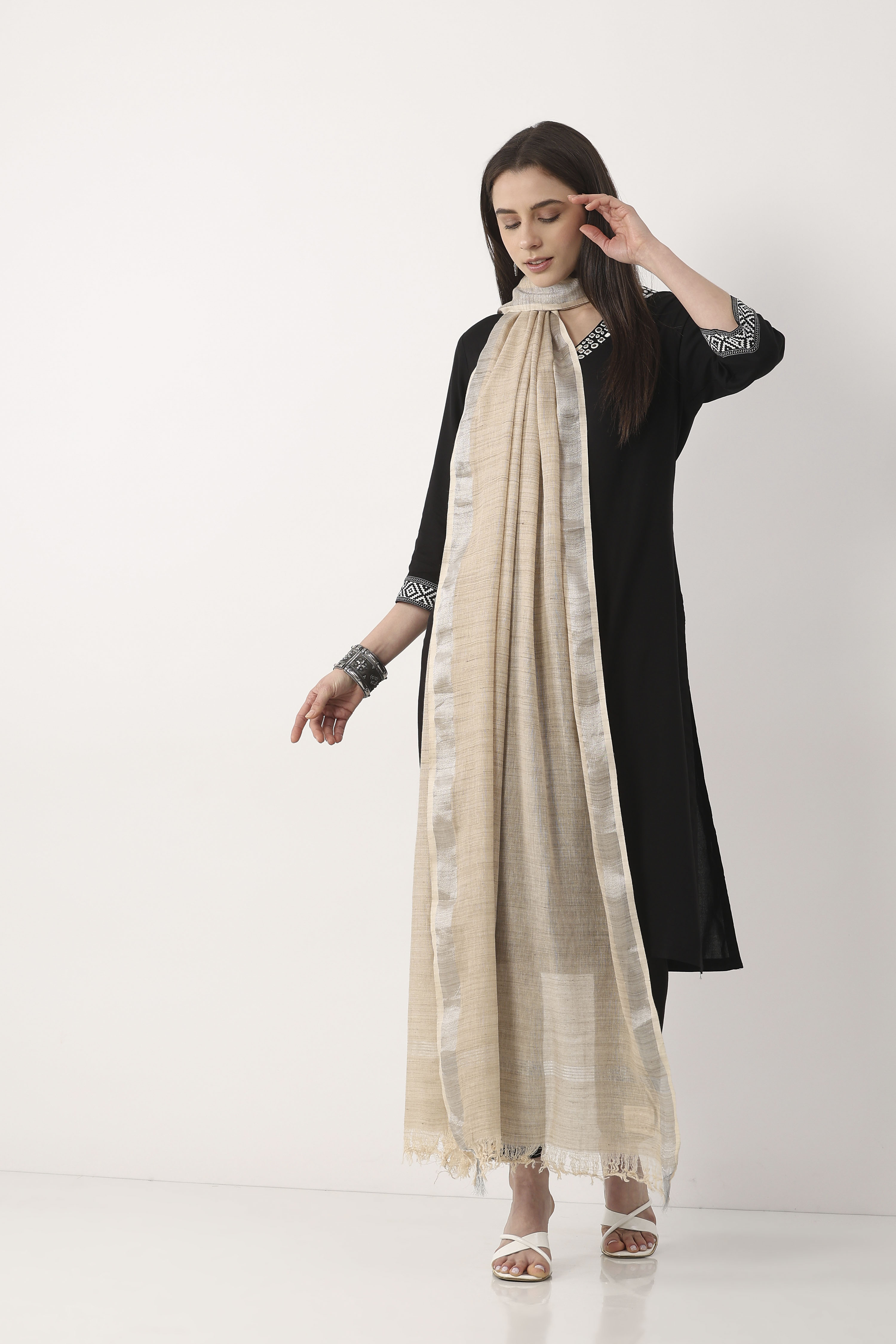 Beige Cotton Khadi Dupatta image number 3