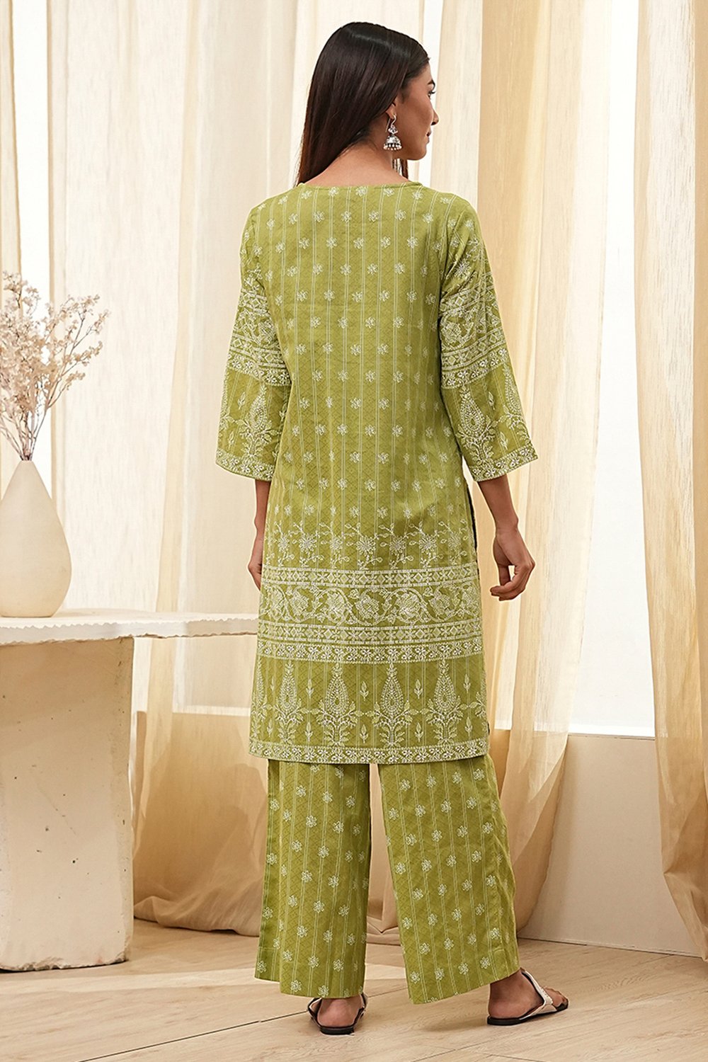 Mehendi Green Cotton Printed Straight Suit Set image number 4