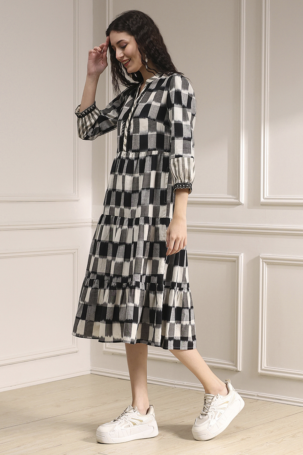 Black and White Cotton Tiered Dress image number 2