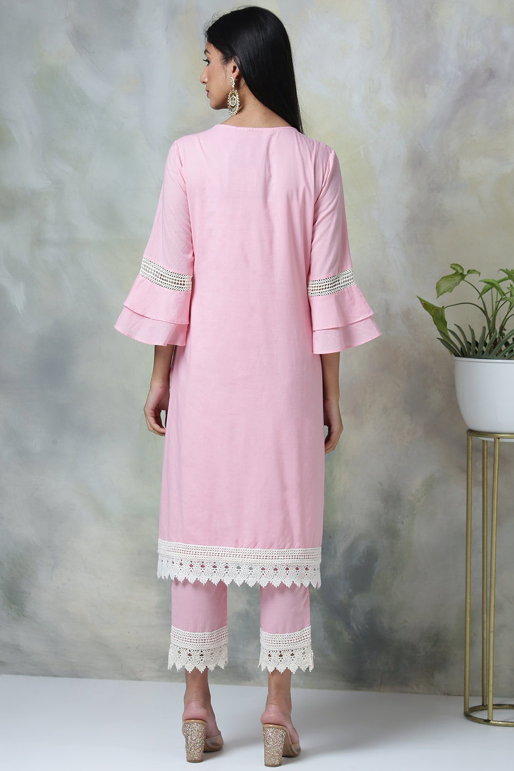 Off White Cotton Straight Kurta Slim Pant Suit Set image number 8