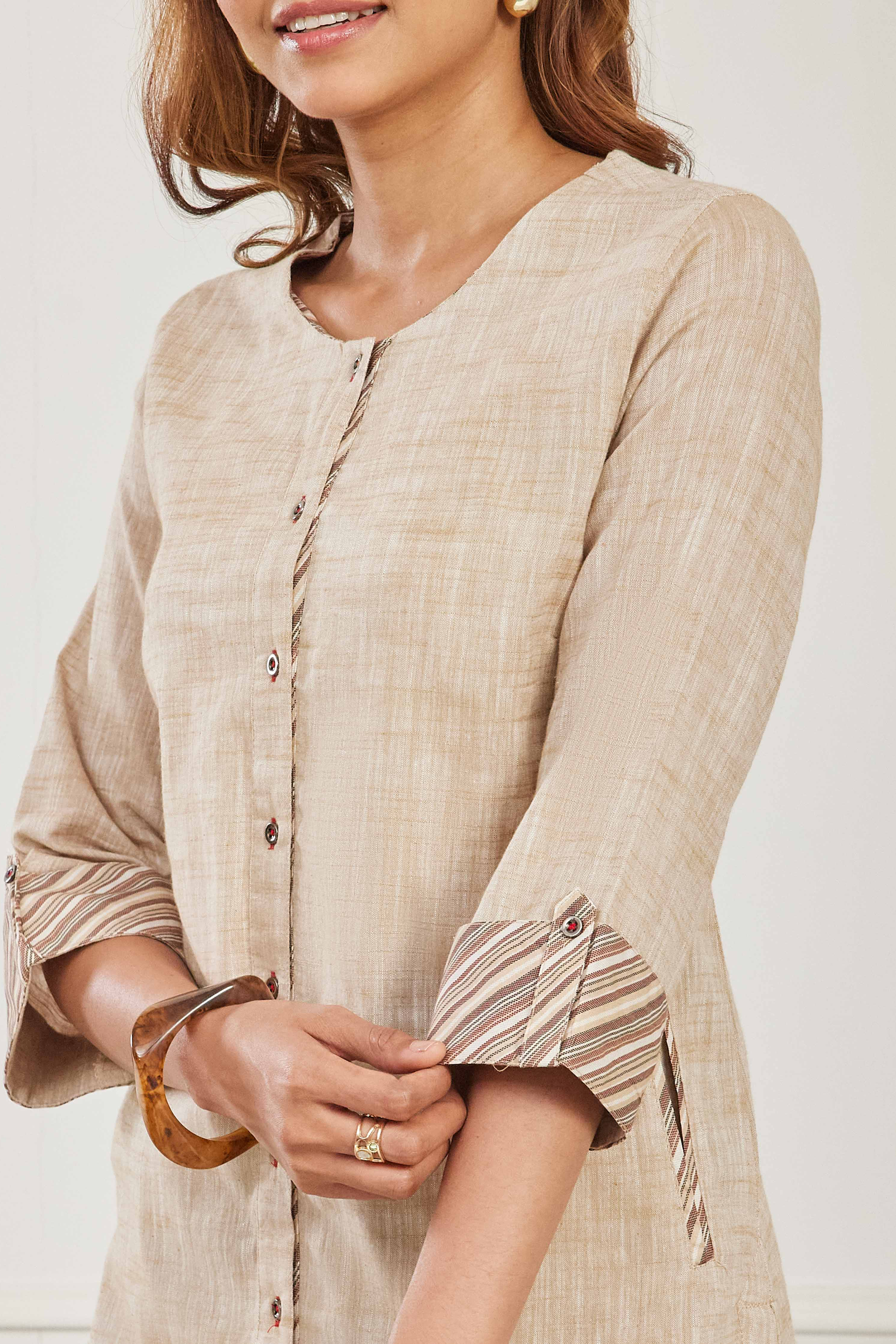 Beige Cotton Straight Kurta image number 1