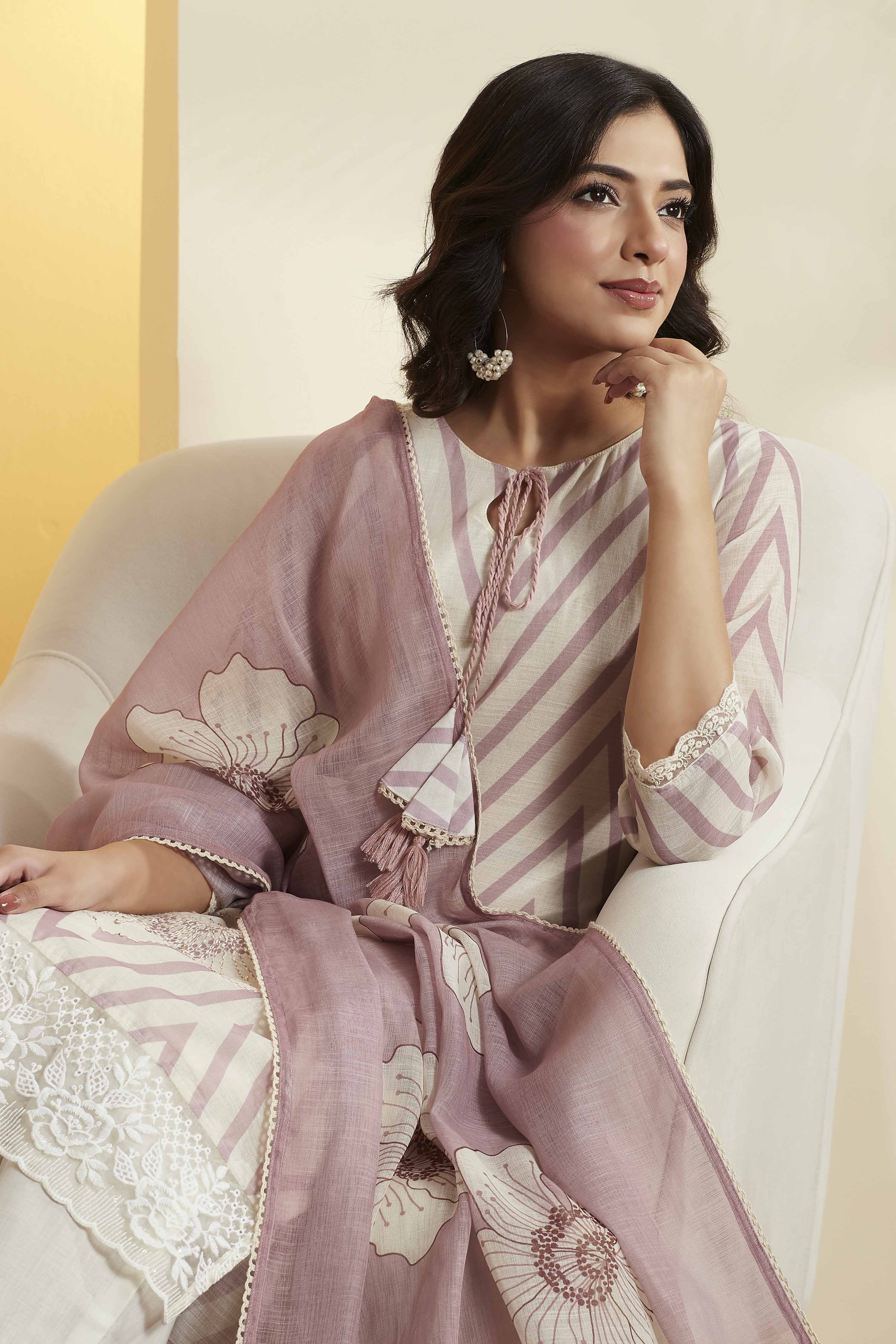 Black & White Printed Cotton Straight Kurta Set image number 1