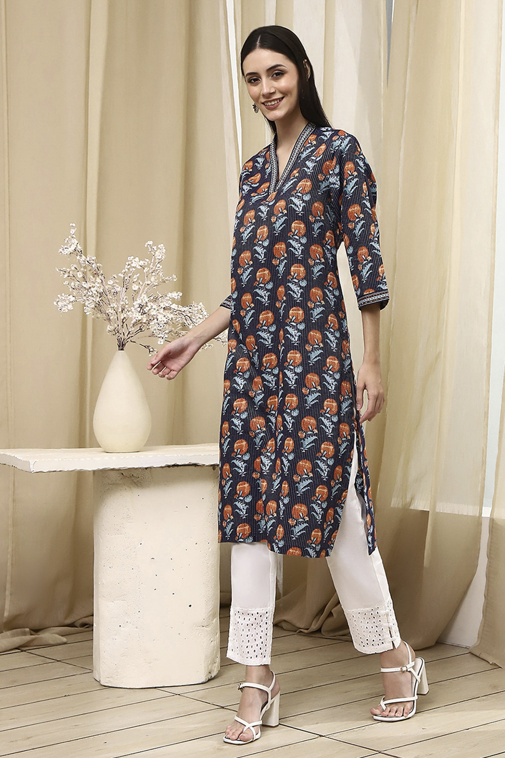 Blue Cotton Printed Straight Kurta image number 2