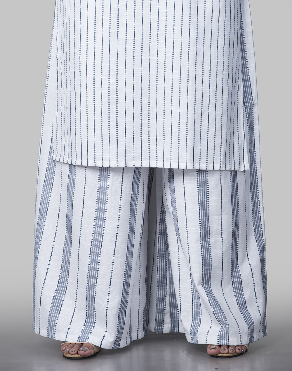 Blue Unstitched dress material Suit Set image number 3