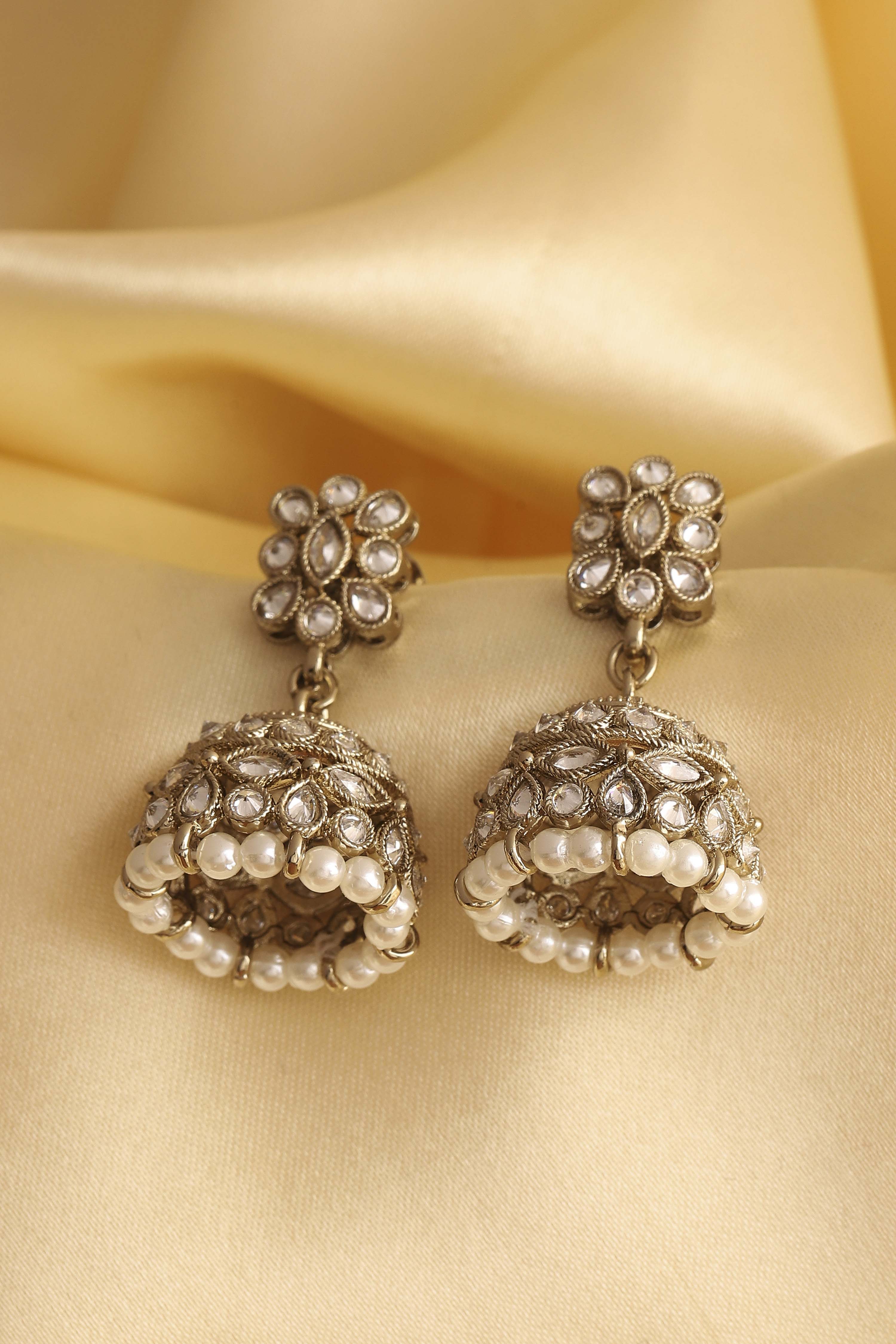 White Pearl Earrings image number 0
