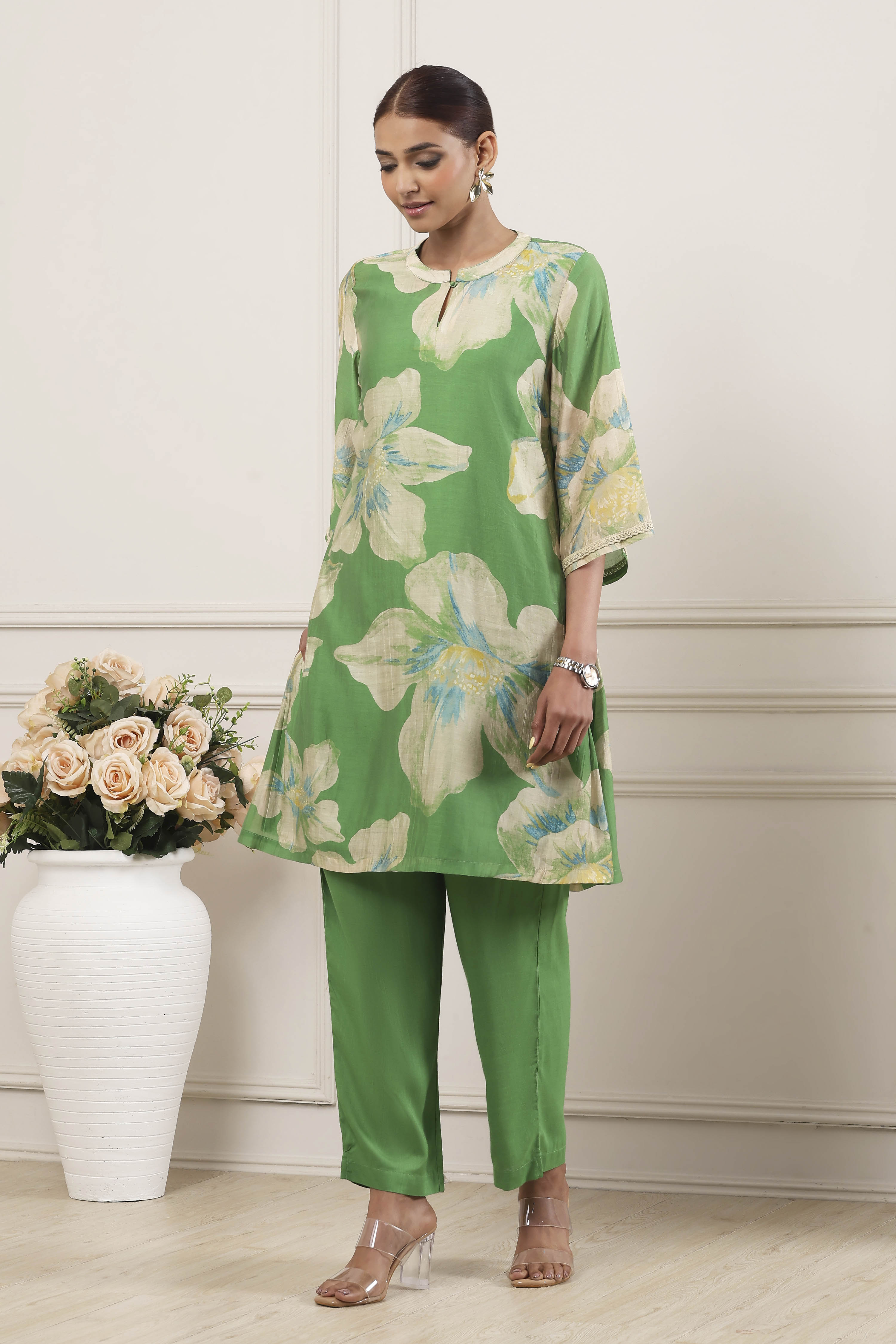 Green Chanderi Floral Straight Kurta Set image number 4