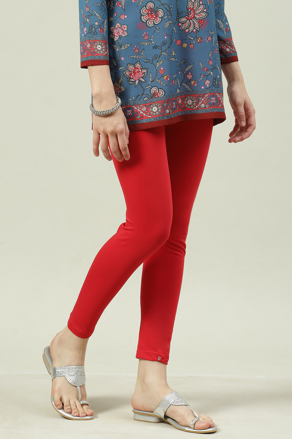 Black Cotton Blend Solid Leggings image number 0