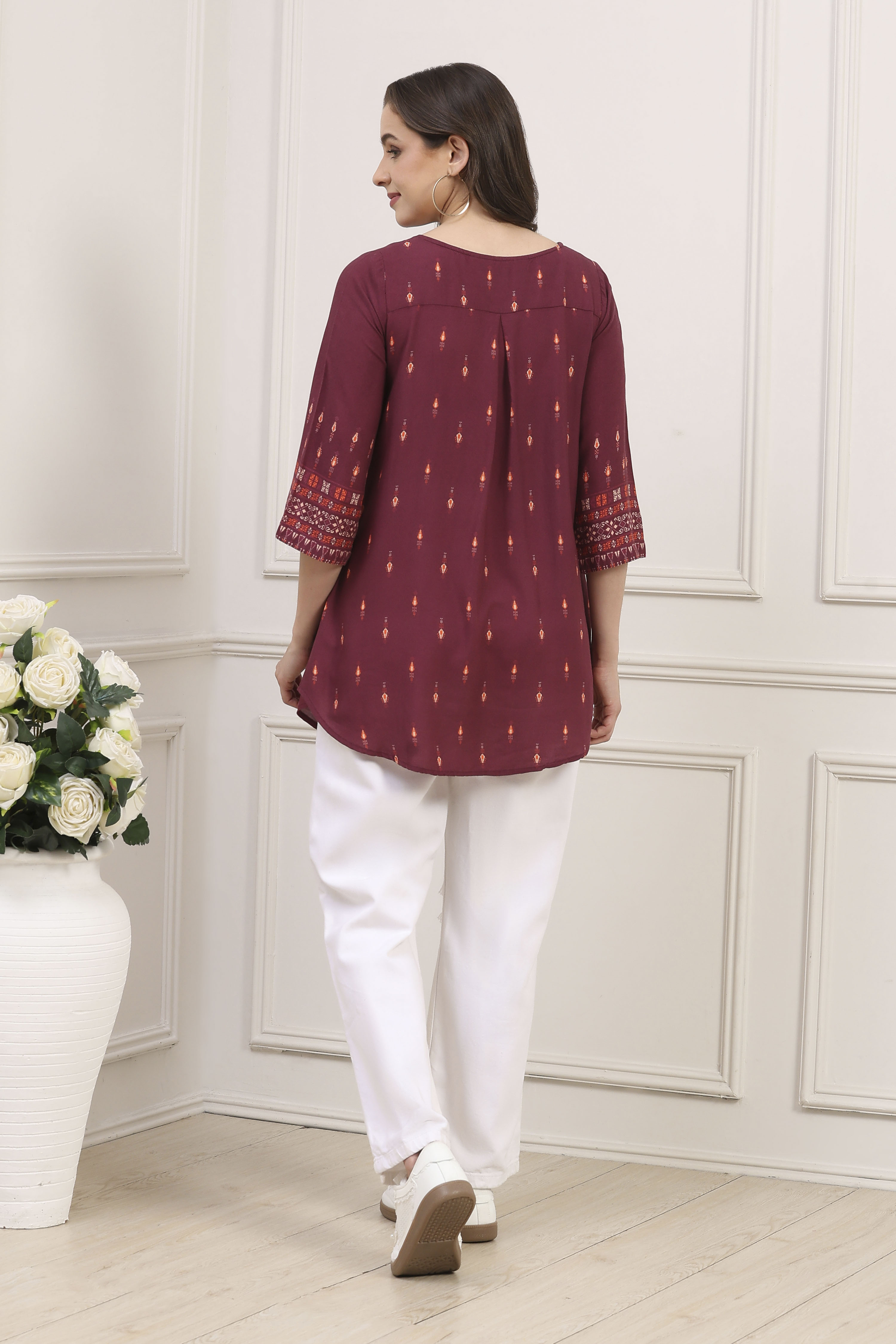 Black Rayon Printed Straight Kurti image number 3