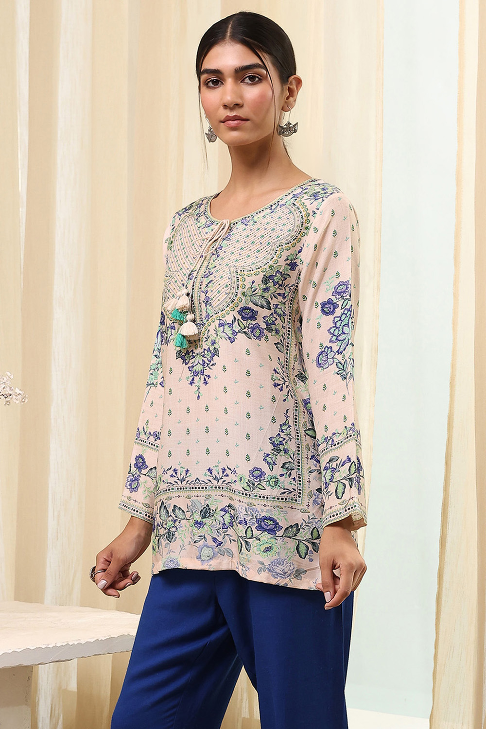 Off-White-Pink Modal Blend Straight Printed Short Kurta image number 2