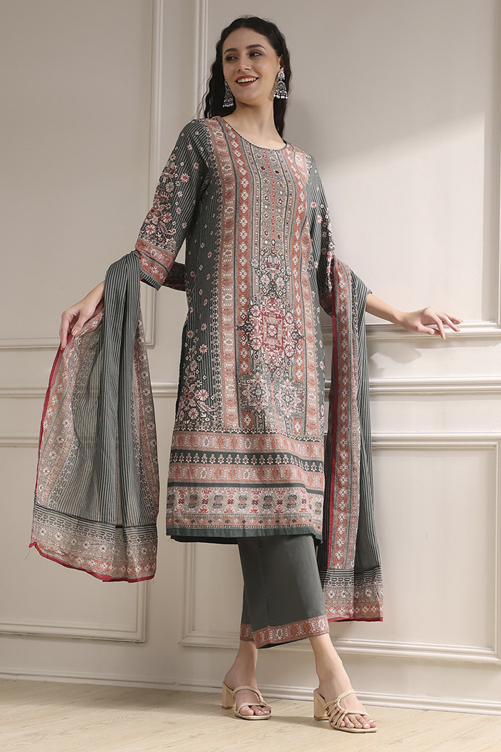 Grey Cotton Printed Straight Suit Set image number 0