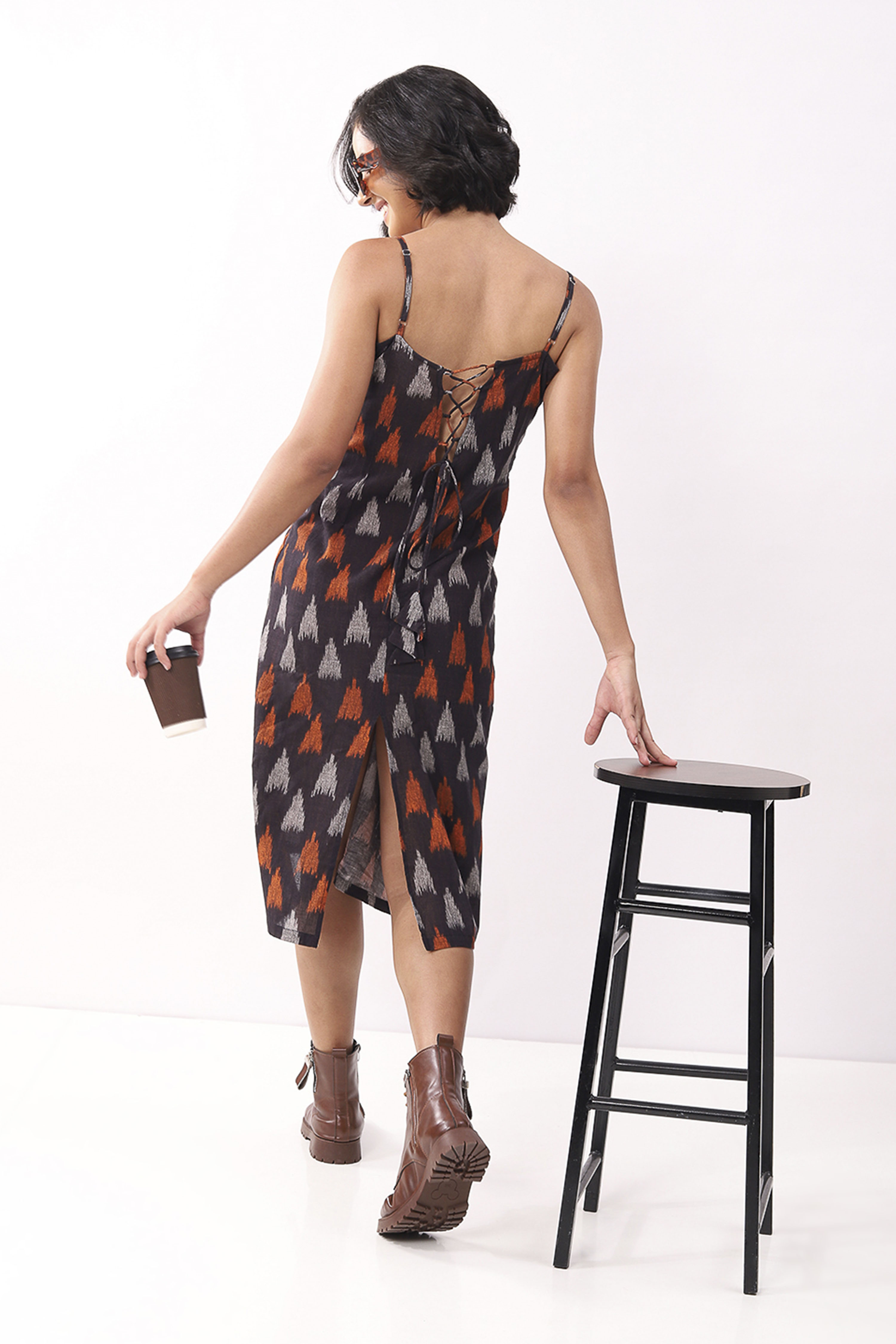 Black Cotton Abstract Strappy Midi Dress image number 3