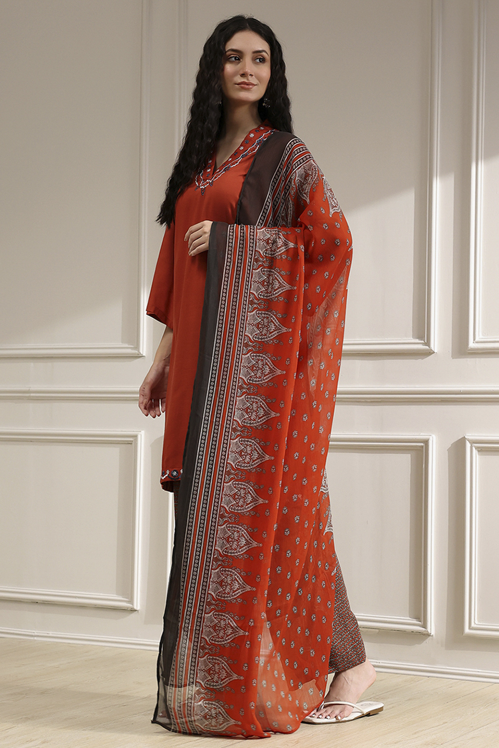 Orange Viscose Straight Solid Suit Set image number 3