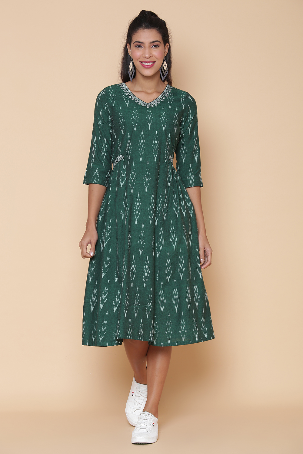 Green Cotton Ikkat Yarndyed Kurta Dress image number 2
