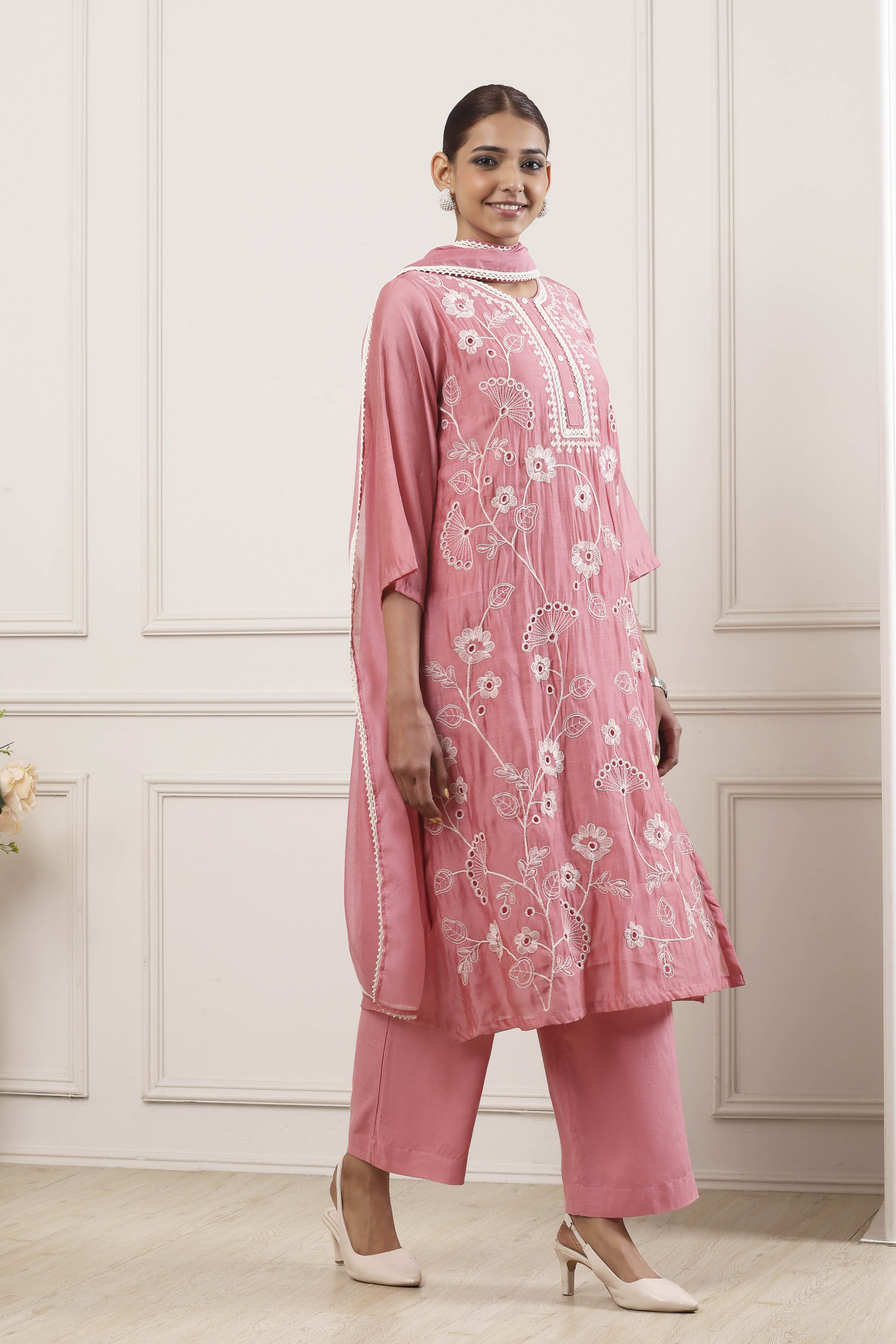 Yellow Viscose Blend Straight Suit Set image number 5