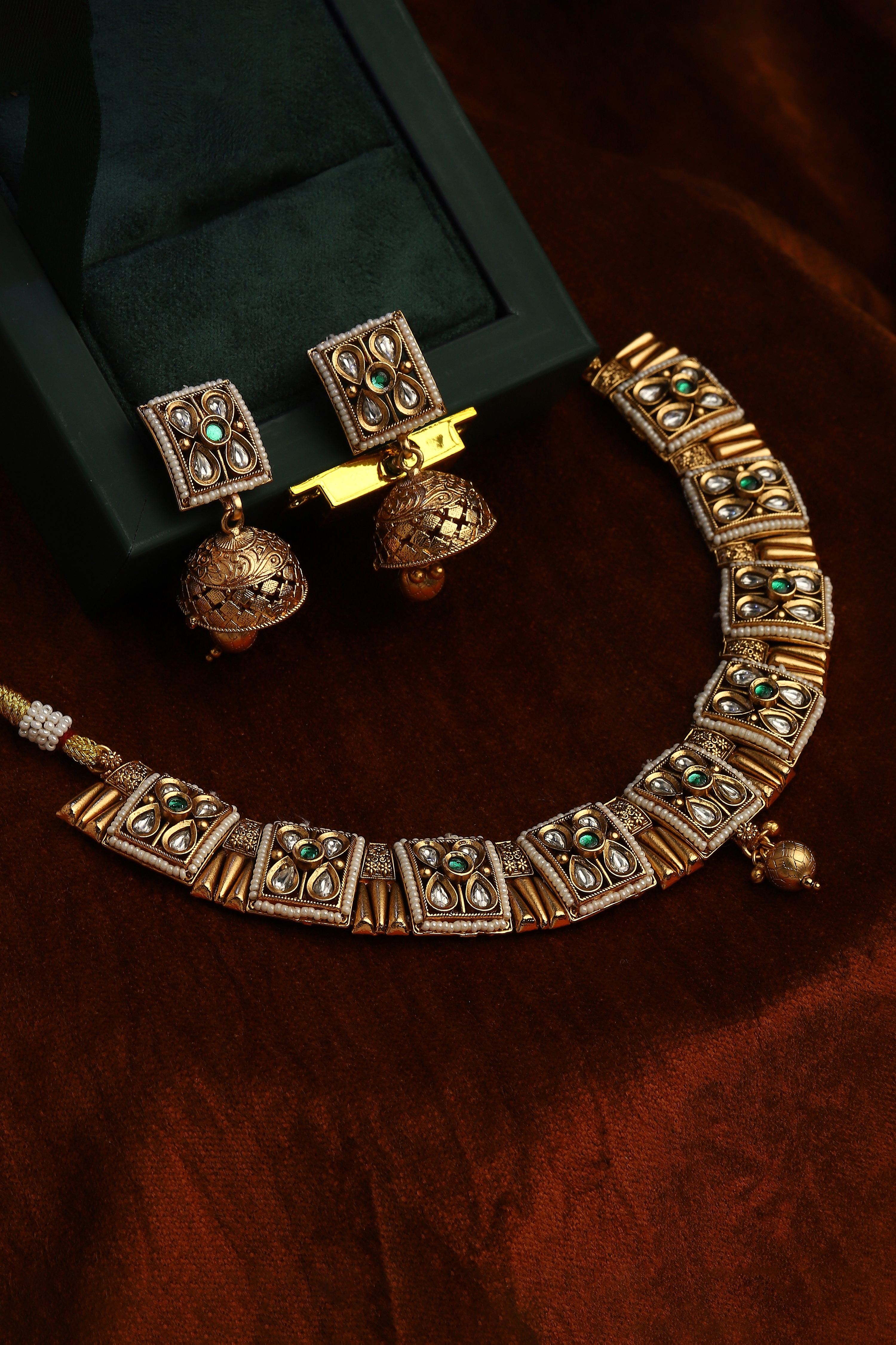 Green Alloy Necklace Set image number 0