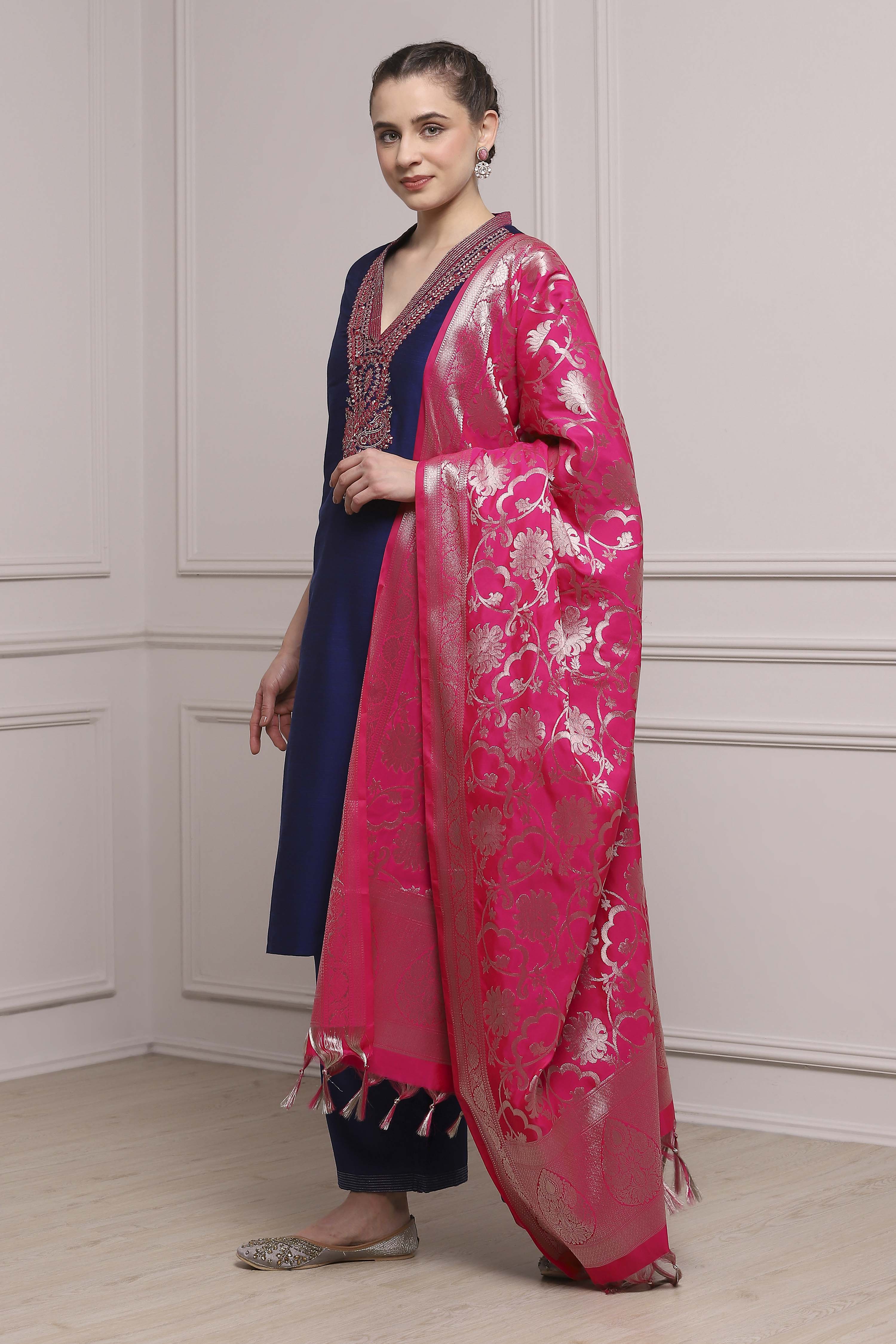 Blue Polyester Blend Straight Solid Suit Set image number 3