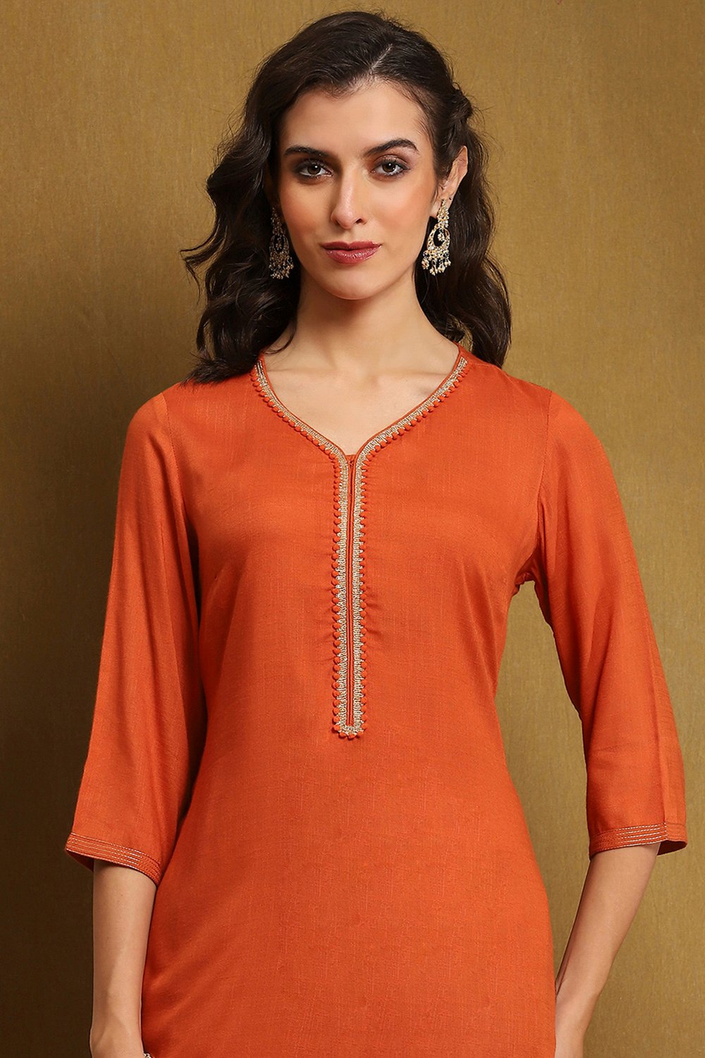 Green Solid Regular Fit Straight Kurta image number 1