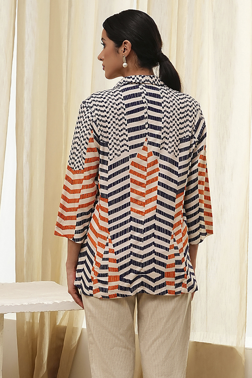 Orange Printed Straight Jacket image number 3