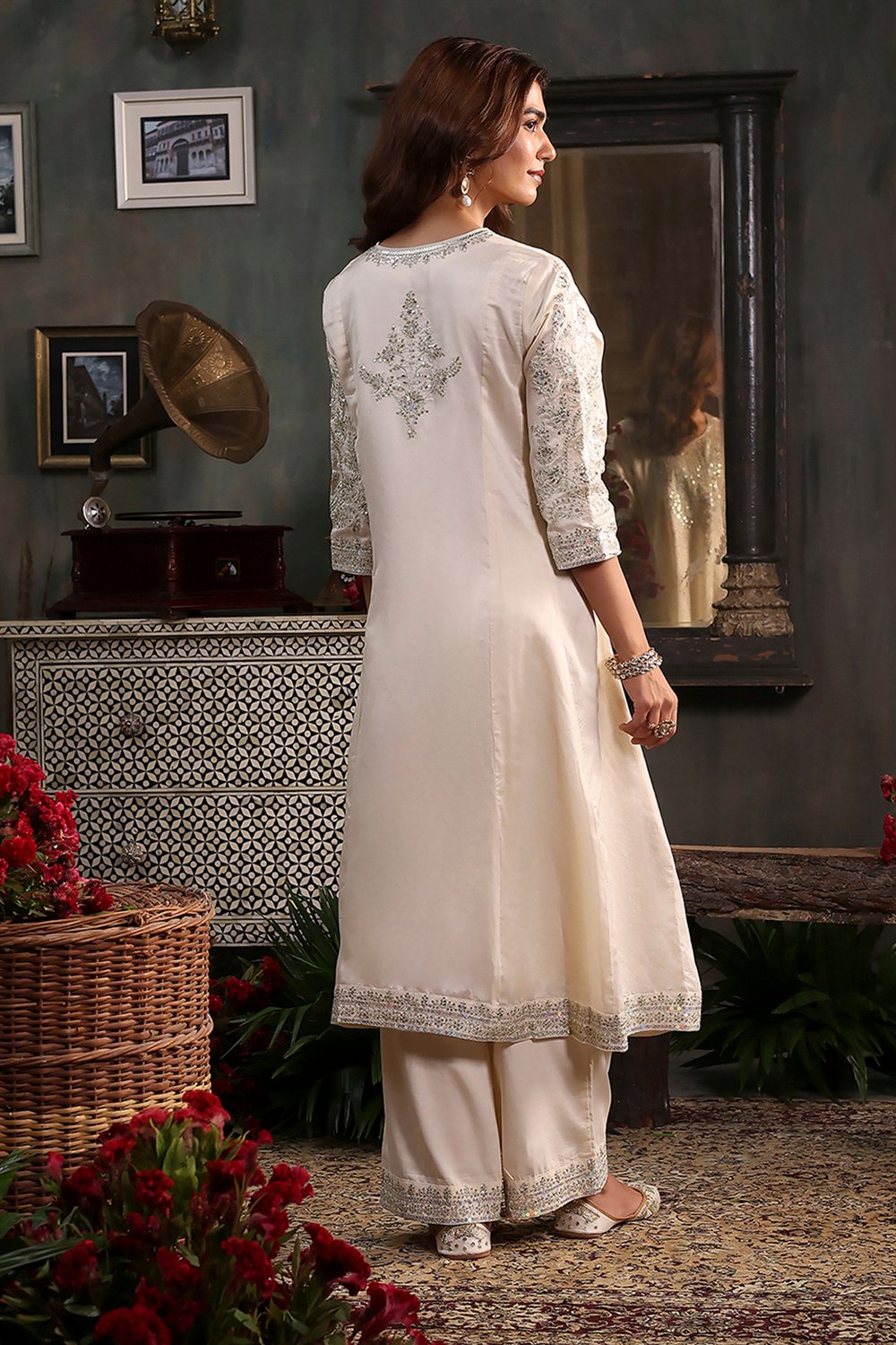 Off White Cotton Silk Anarkali Suit Set image number 4