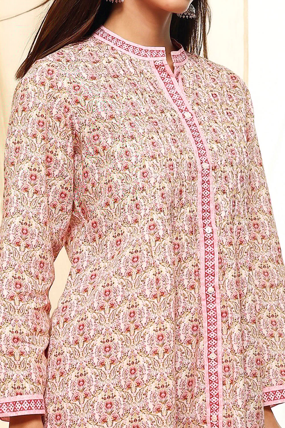 Pink Floral Cotton Shirt-Style Short Kurta image number 1