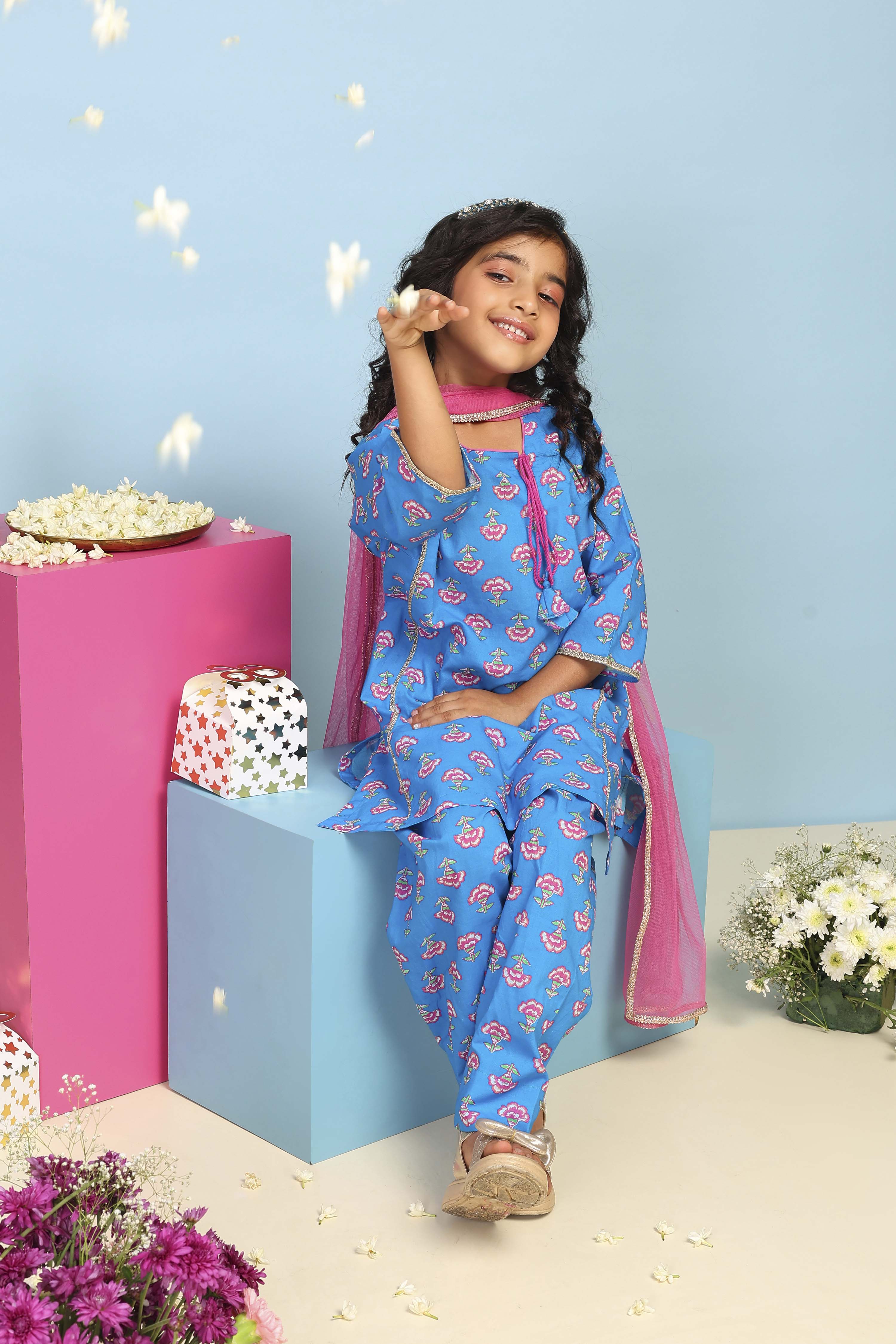 Blue Cotton Printed Straight Suit Set image number 0