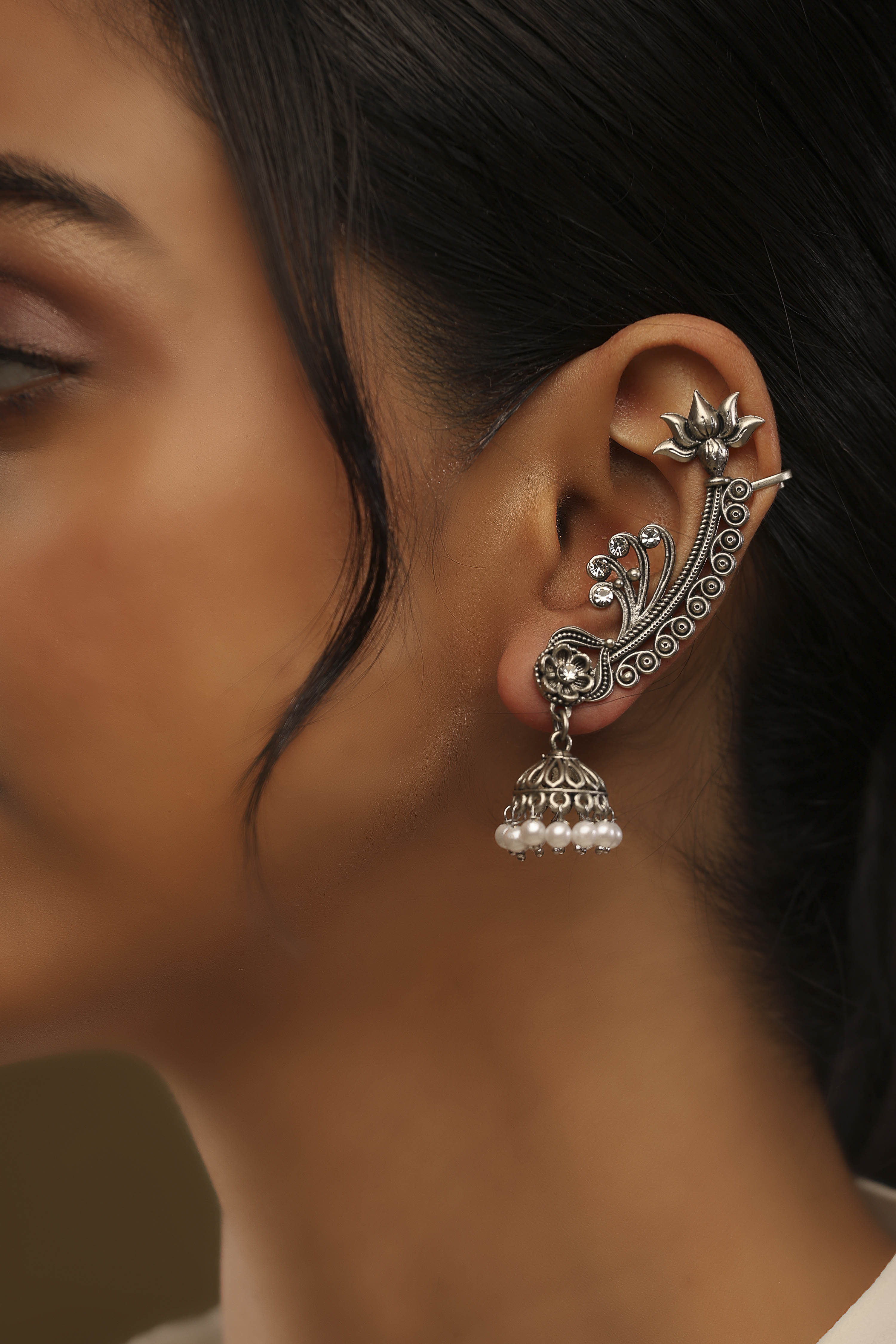 Oxidised Alloy Earcuff image number 1