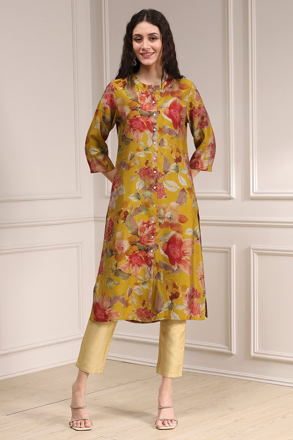 Yellow Floral Printed Straight Kurta image number 5